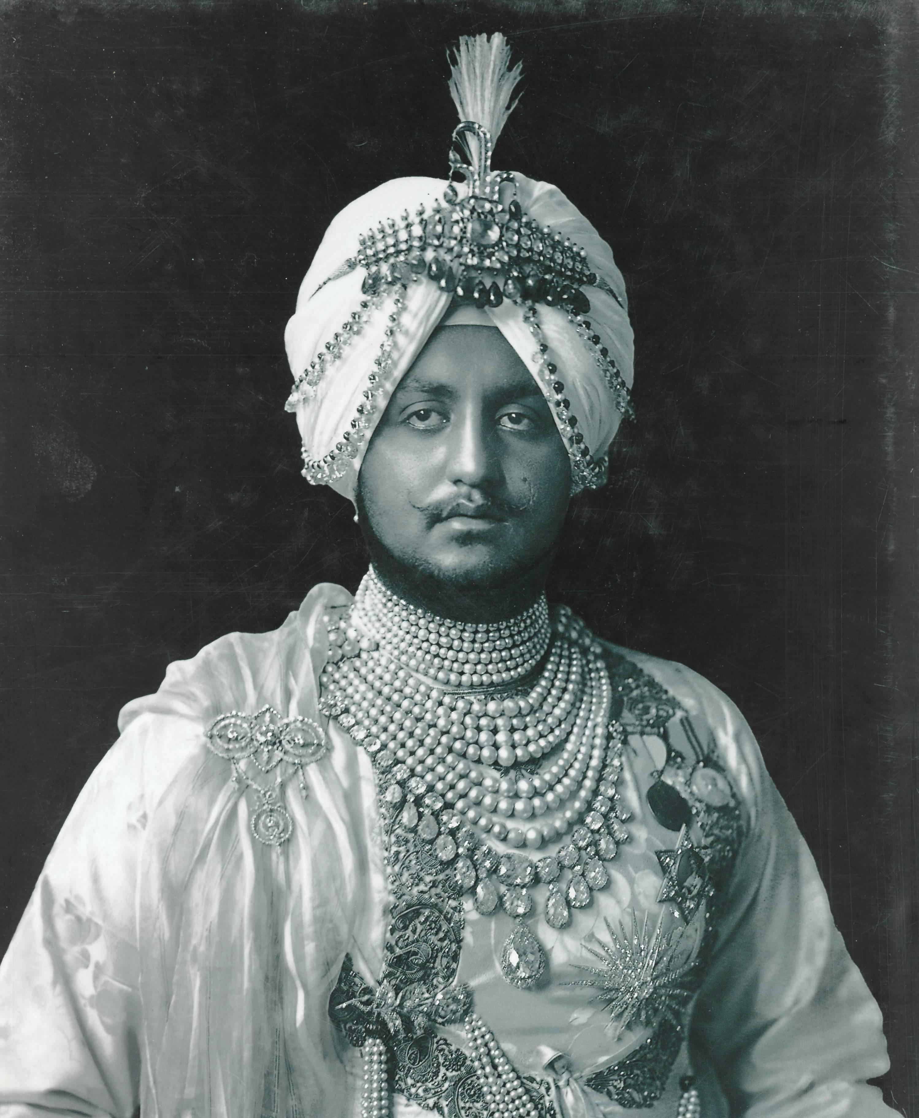 Maharaja's Jewels by Katherine Prior & John Adamson (Book) For Sale 2