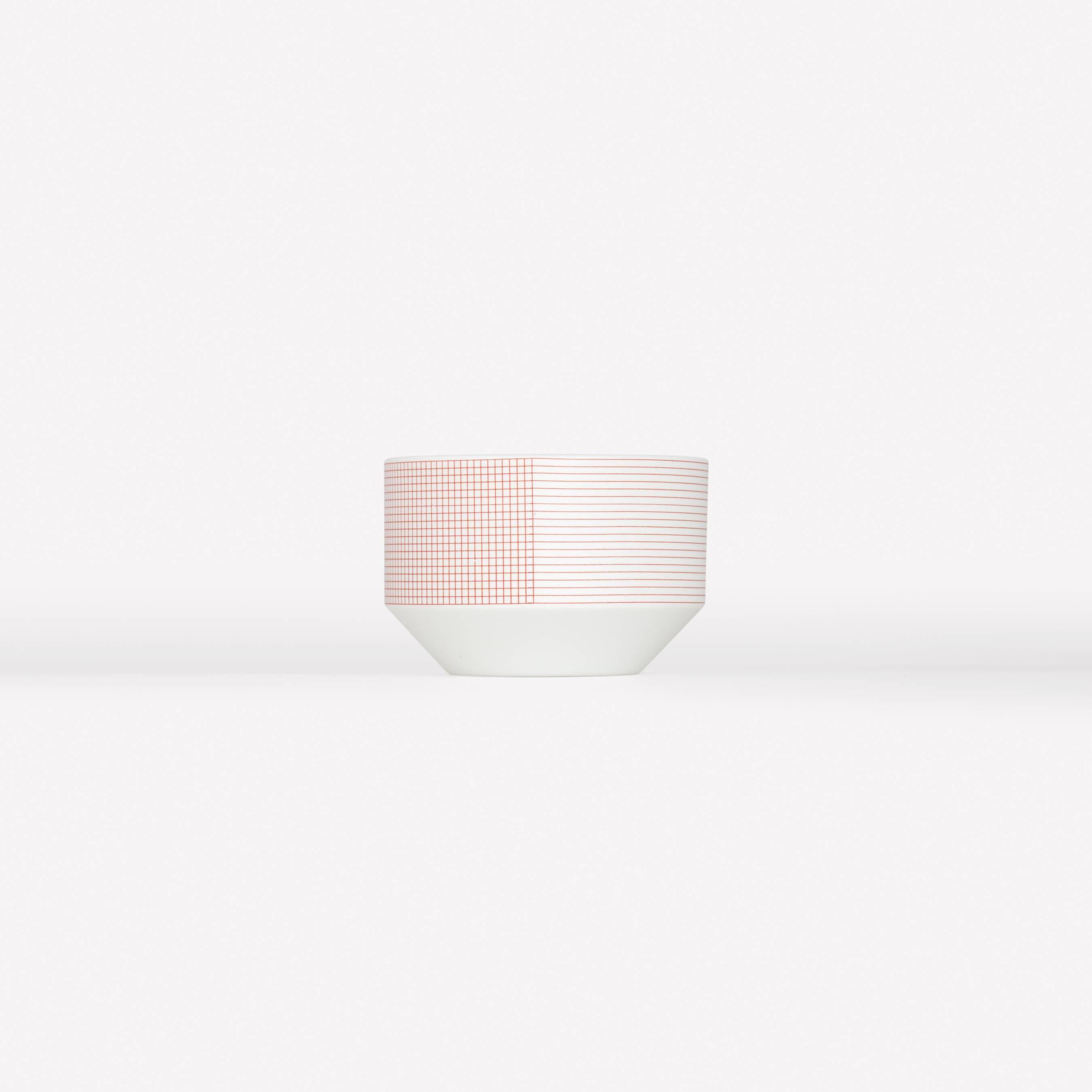 Tasse en porcelaine à motifs de Scholten & Baijings
002 Pétale

Porcelaine avec graphique textile Grid. Extérieur mat et intérieur brillant. Fabriqué au Japon par 1616 / Arita Japon. Lavable au lave-vaisselle.

Scholten & Baijings pour Maharam est