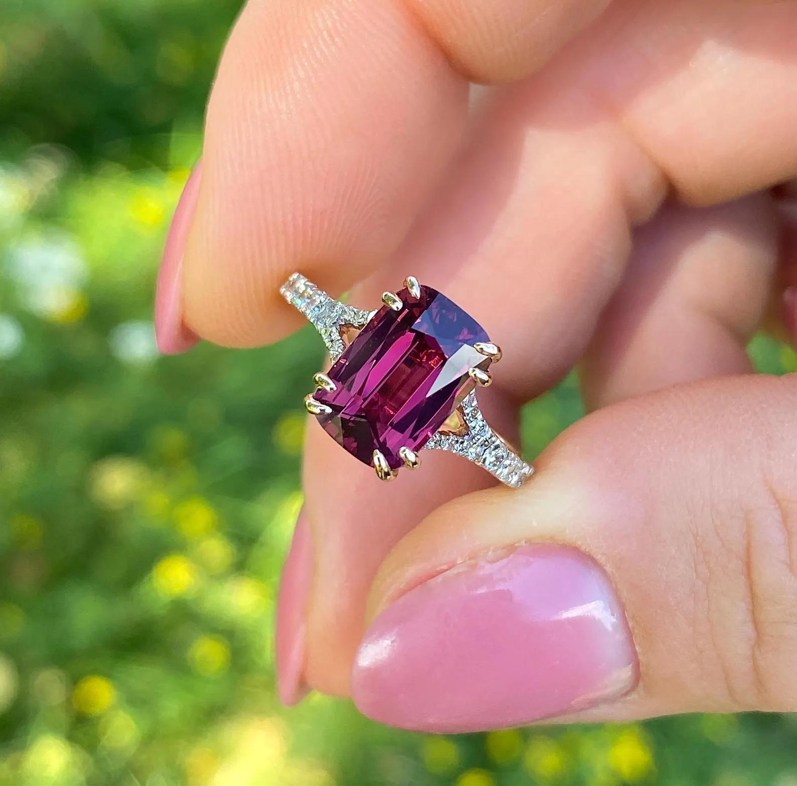 Bague en or rose massif 18 carats, Spinelle de Nature 4.05Ct., Diamants en vente 3