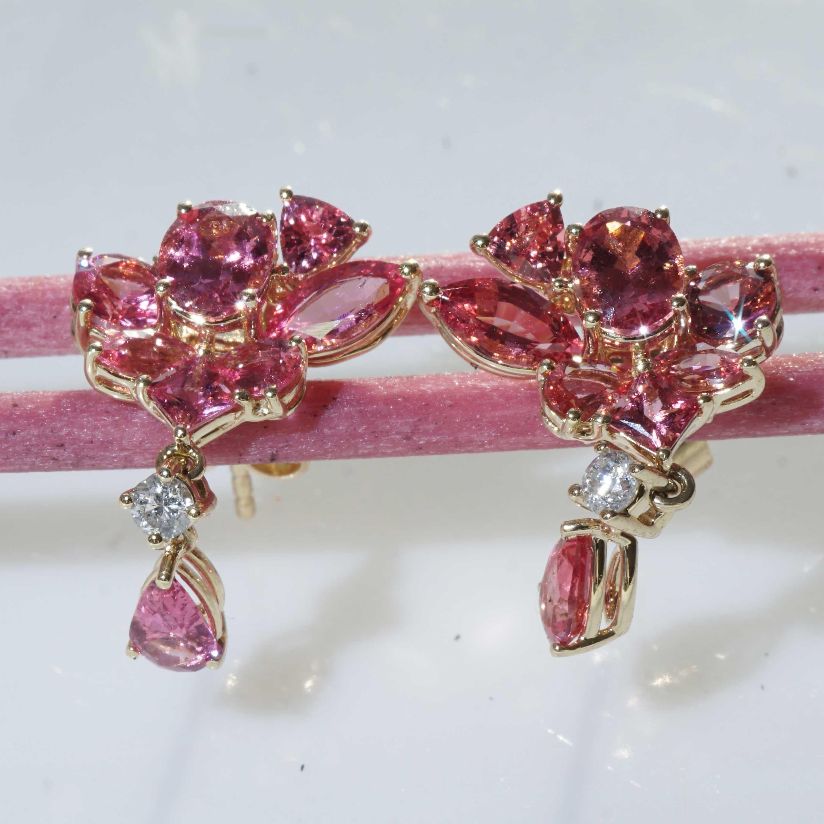 Mahenge Spinel Earrings overwhelming Colors 3.01 ct 0.11 ct artfully assembled In New Condition For Sale In Viena, Viena