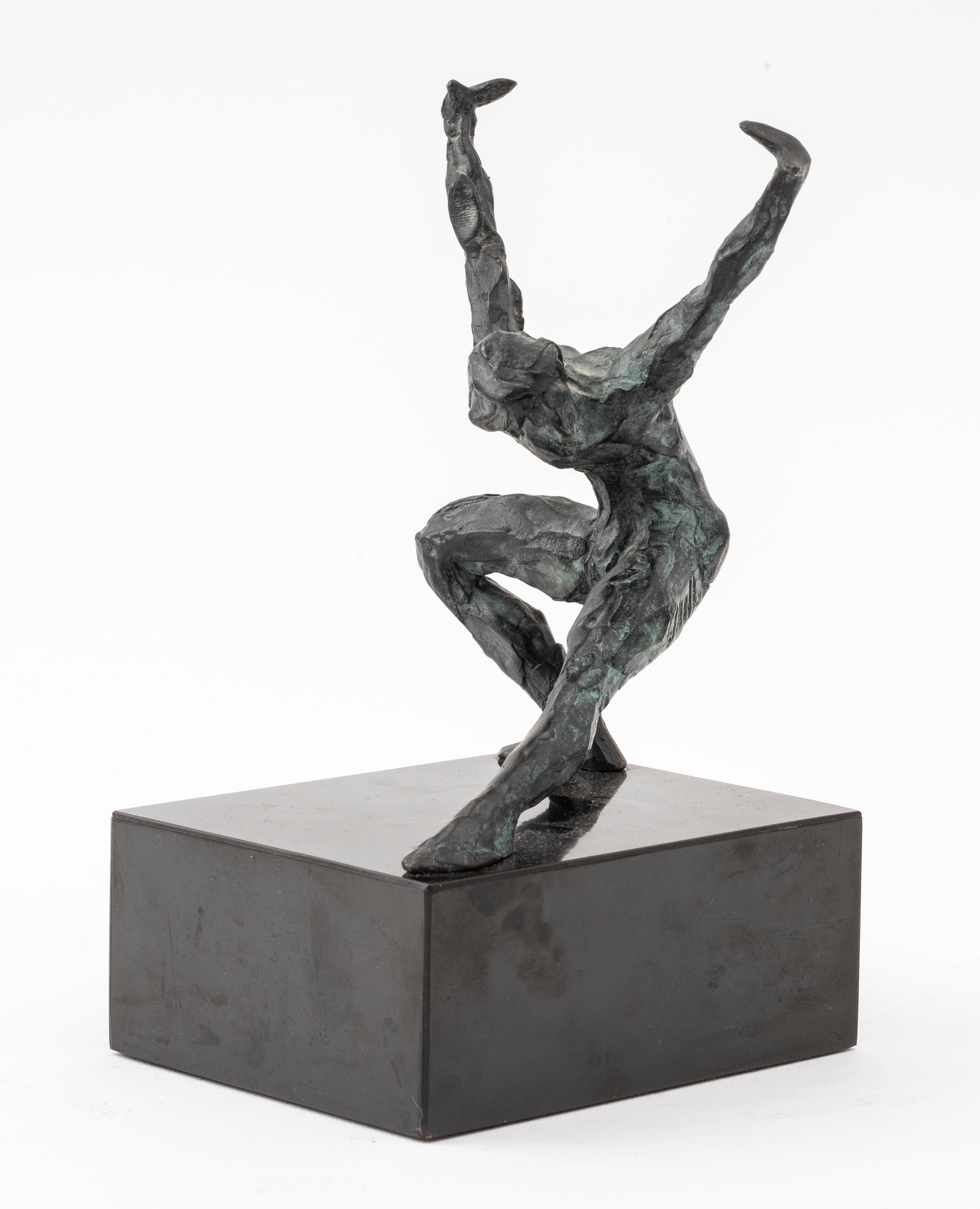 Mahaer tanzende nackte Bronzeskulptur, signiert im Angebot 2