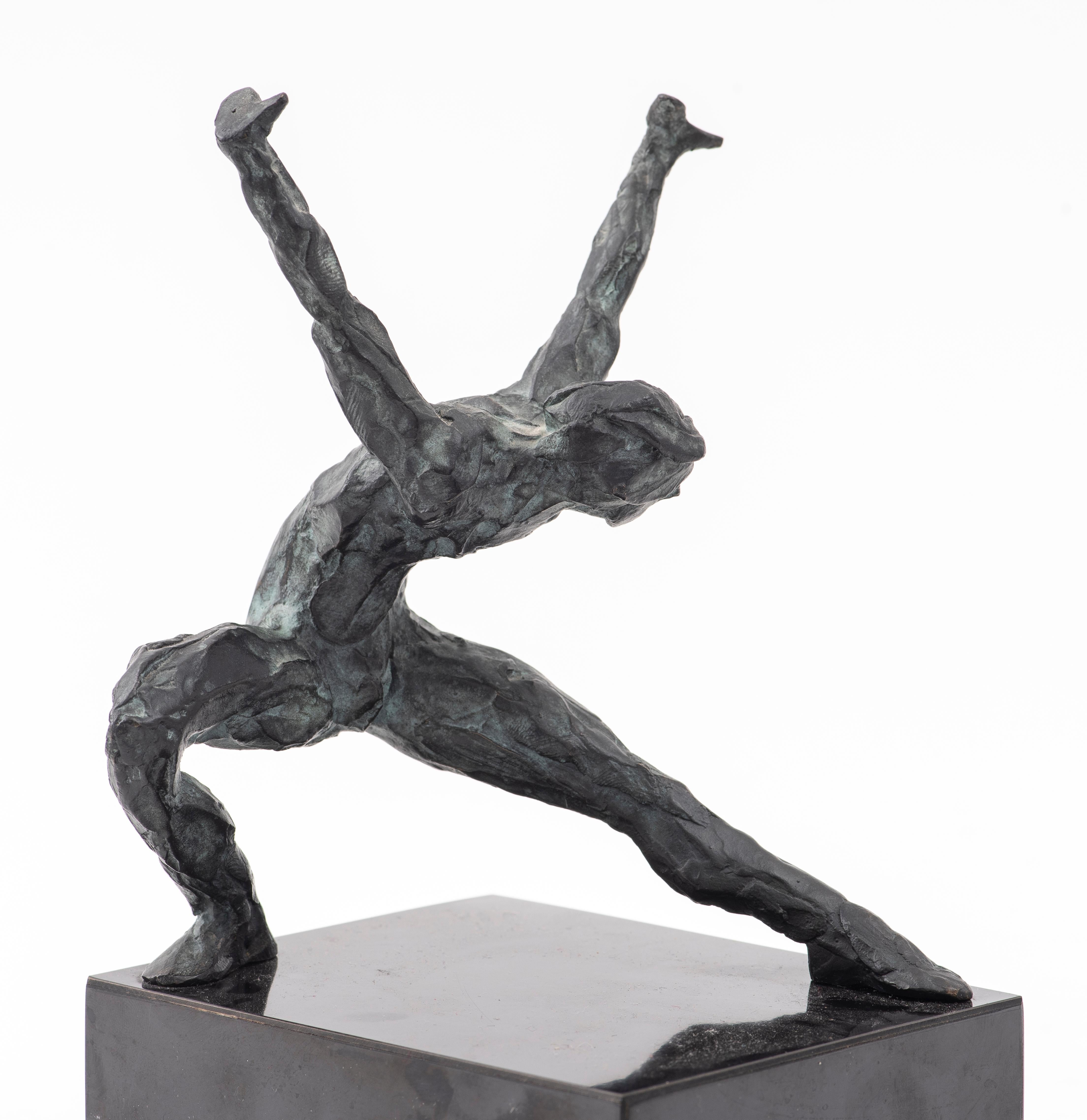 Mahaer tanzende nackte Bronzeskulptur, signiert im Angebot 4