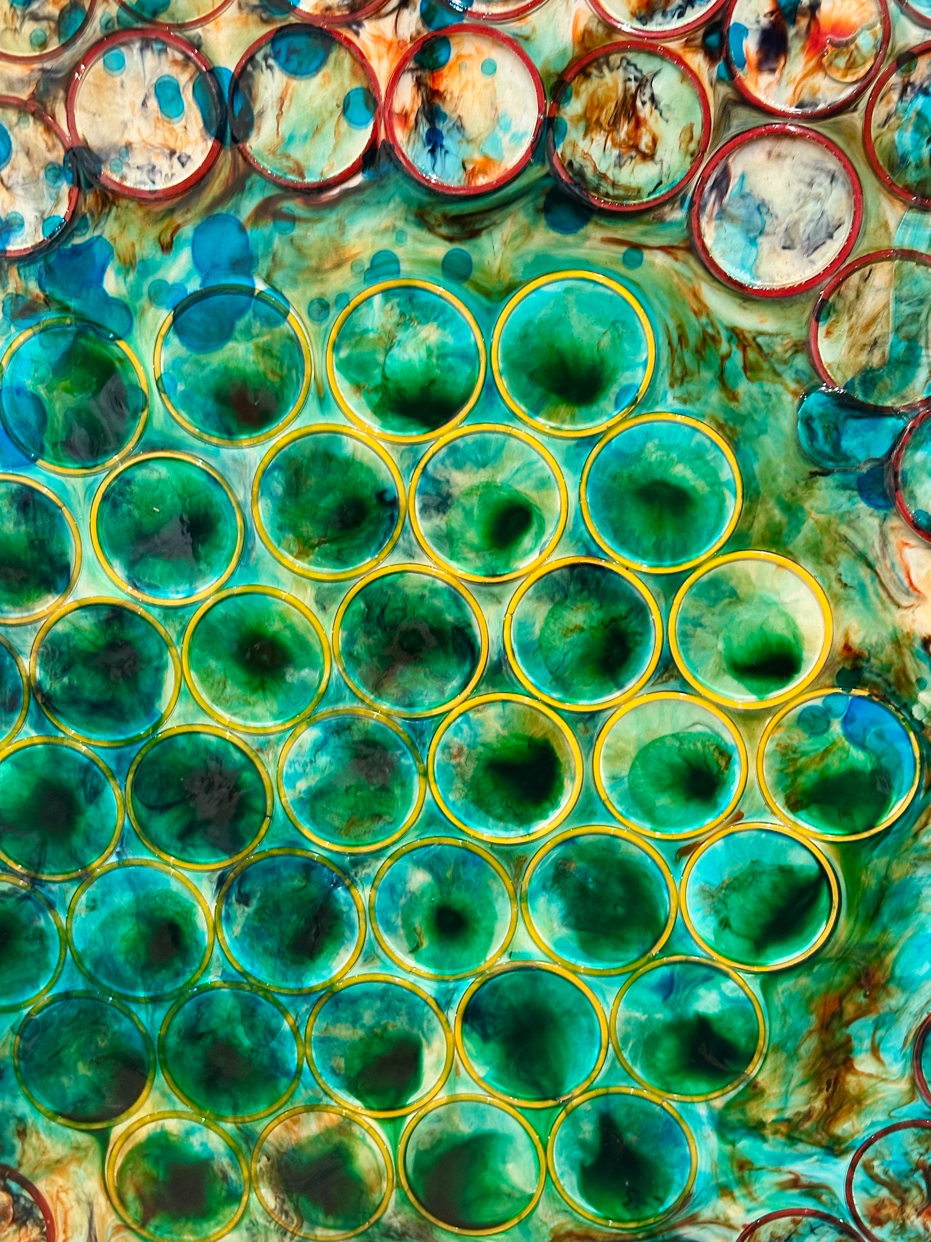 Creato da Mahesh sharma
Anno: 2022
Materiale: Metallo, resina, colore acrilico, braccialetti indiani
L'artista utilizza un mix di tecniche per creare un bellissimo pezzo d'arte con una miscela di artigianato indiano e texture in stile contemporaneo. 