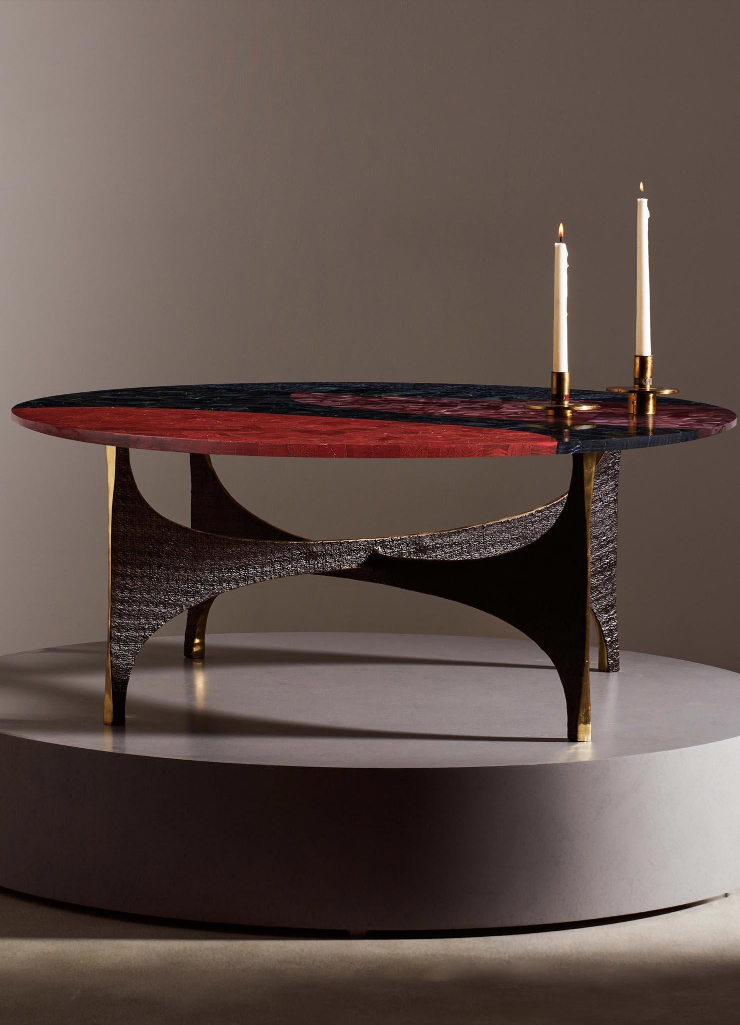 Table basse Maheshwar avec plateau en superposition semi-précieuse, Viya de Vikram Goyal en vente 1