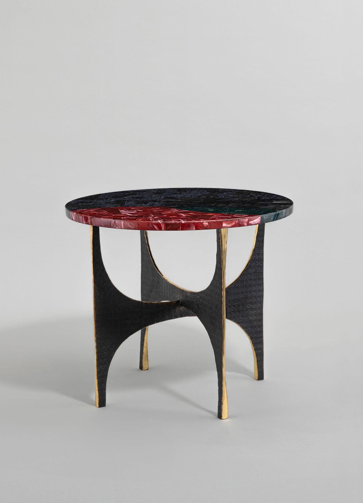 Maheshwar Side Table Large in Semi Precious Overlay Top, Viya by Vikram Goyal

Unfurling ceaselessly, India discovers its eternal muse in the realm of textiles. From the liquid silks of the South to the intricate brocades of the North, handwoven