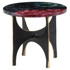 Table d'appoint Maheshwar avec plateau en superposition semi-précieuse Viya de Vikram Goyal