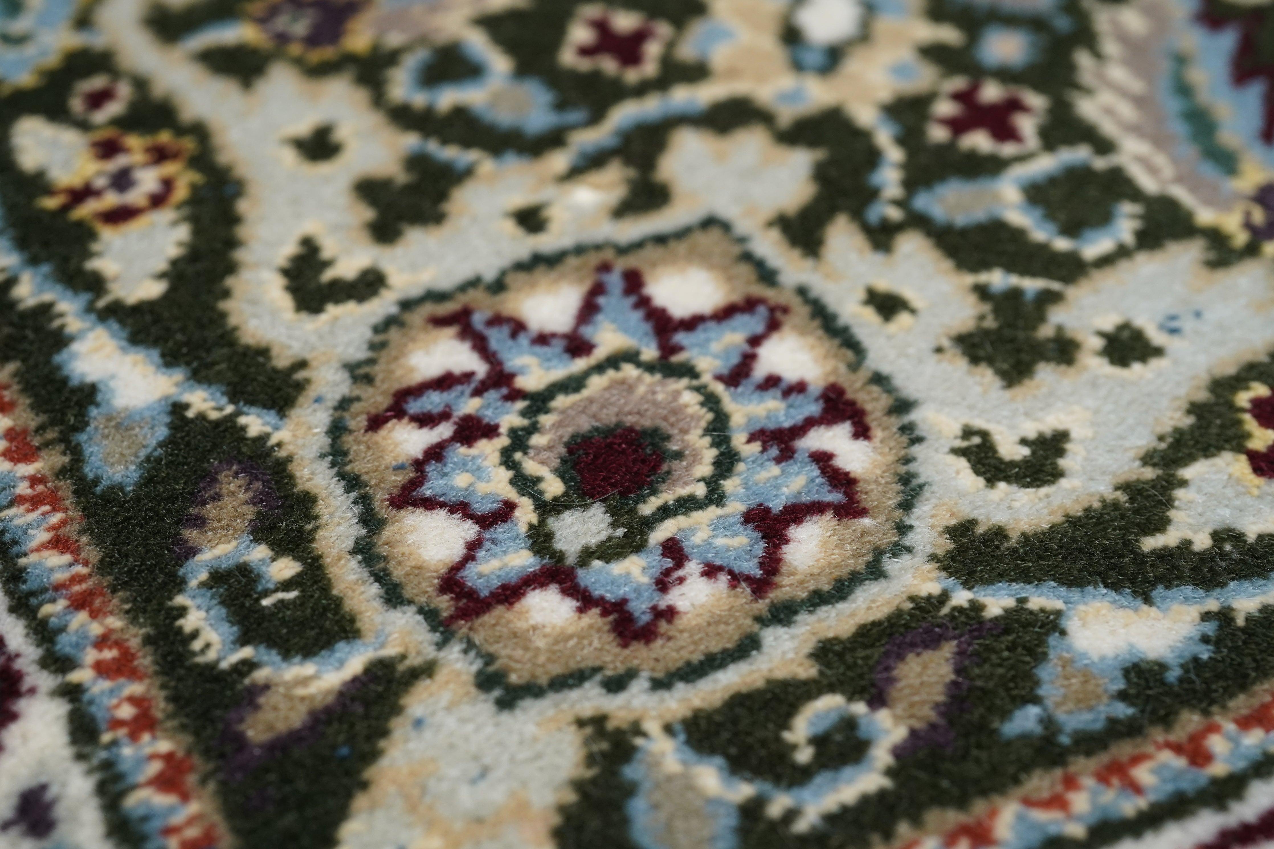 Wool Mahi Rug 3'9'' x 5'9'' For Sale