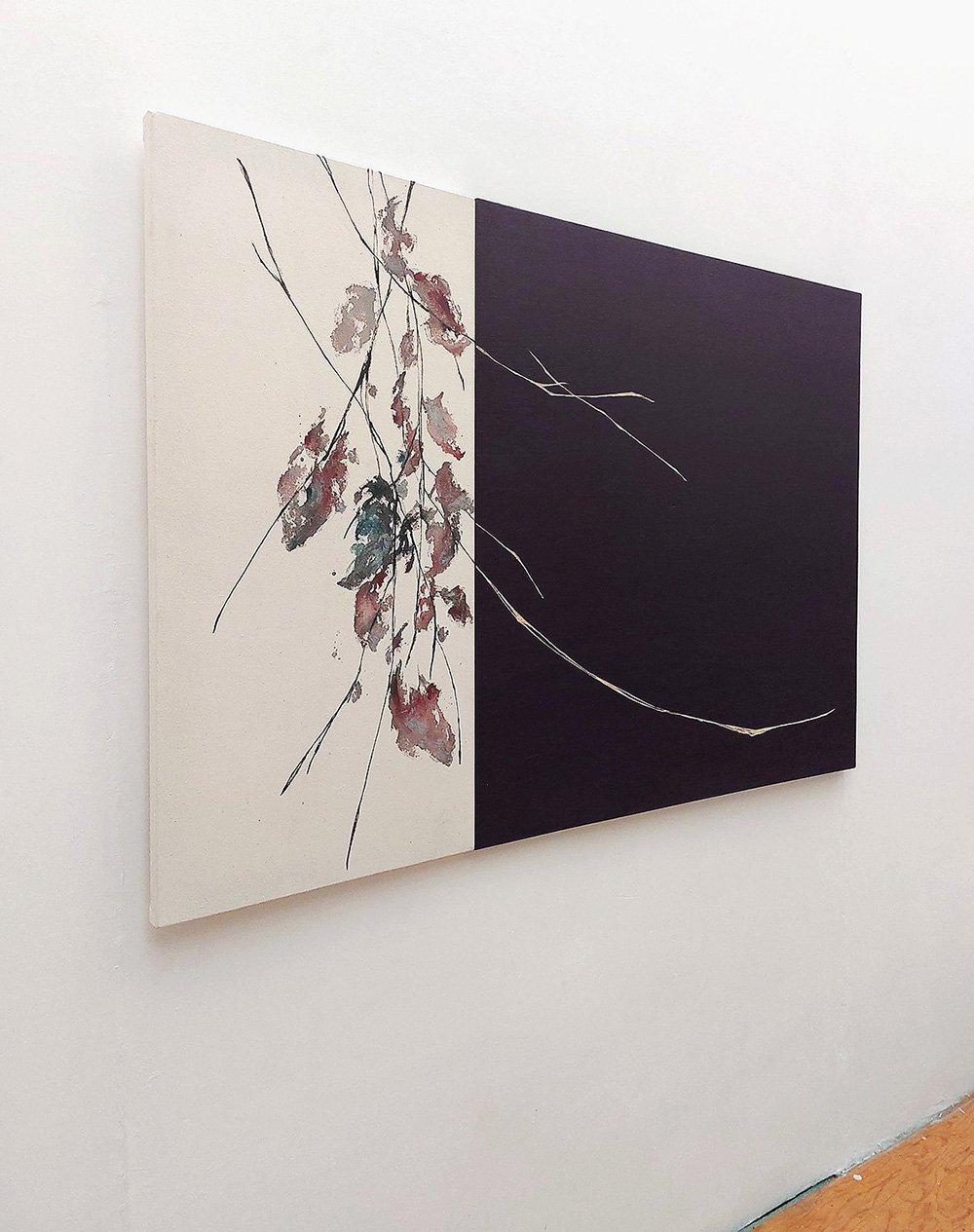 Diálogo con la naturaleza #21 de Maho Maeda - Cuadro abstracto, flores, rosa, madera en venta 2