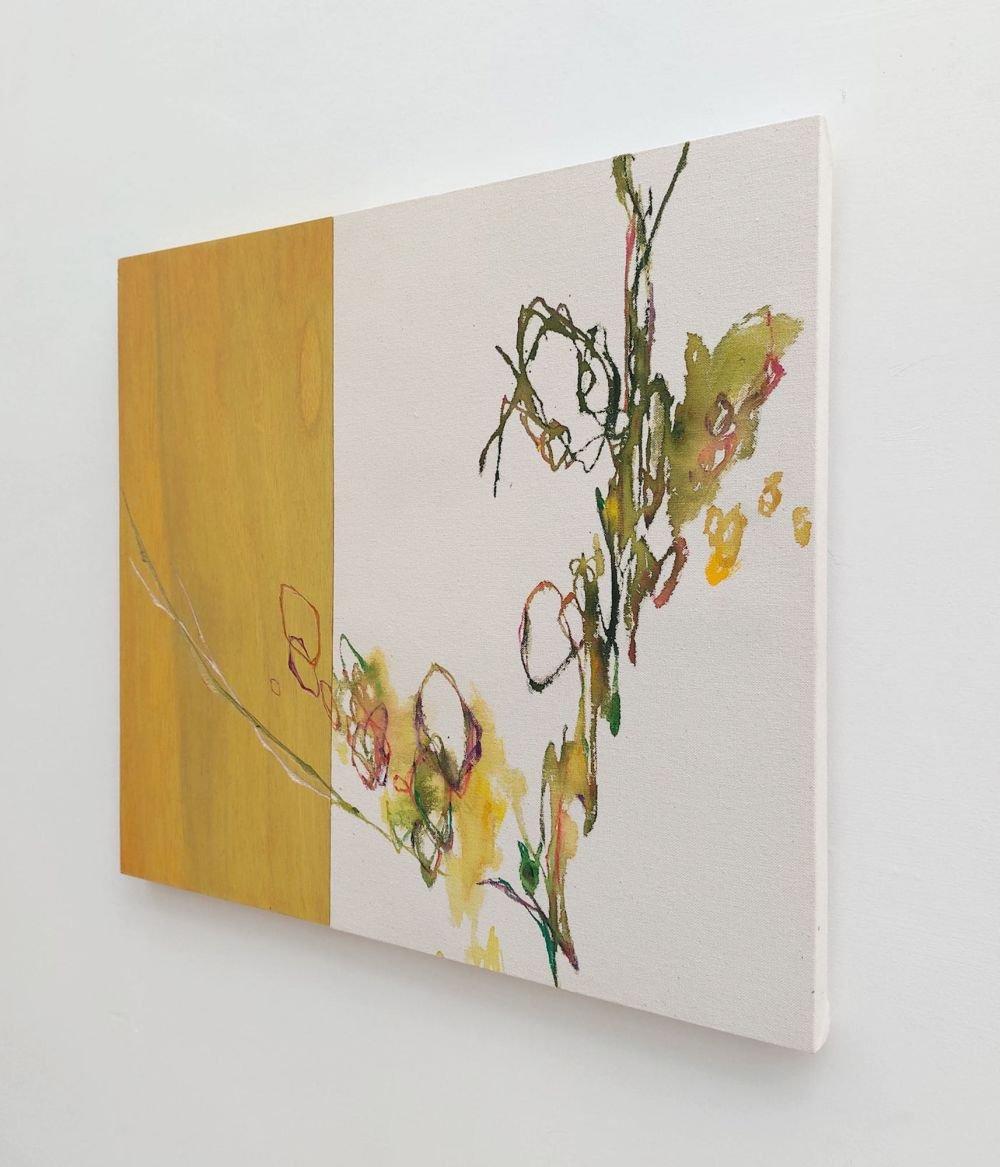 Newborn sound #83 von Maho Maeda - Abstraktes Gemälde, Blume, Leinwand und Holz im Angebot 2