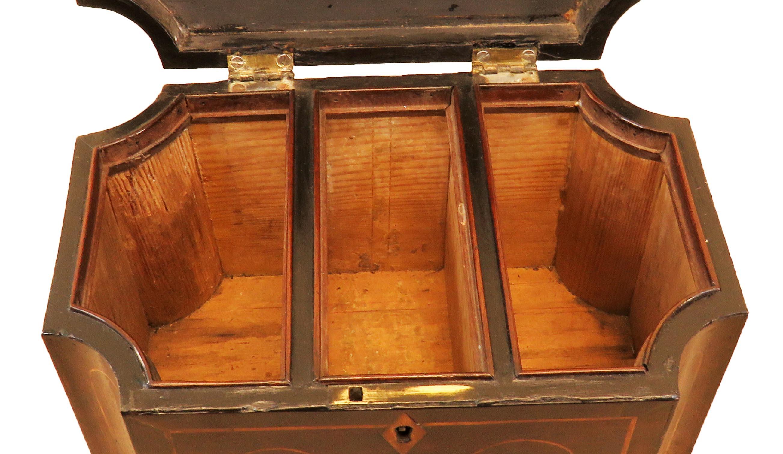 Mahogany 18th Century Tea Caddy In Good Condition In Bedfordshire, GB