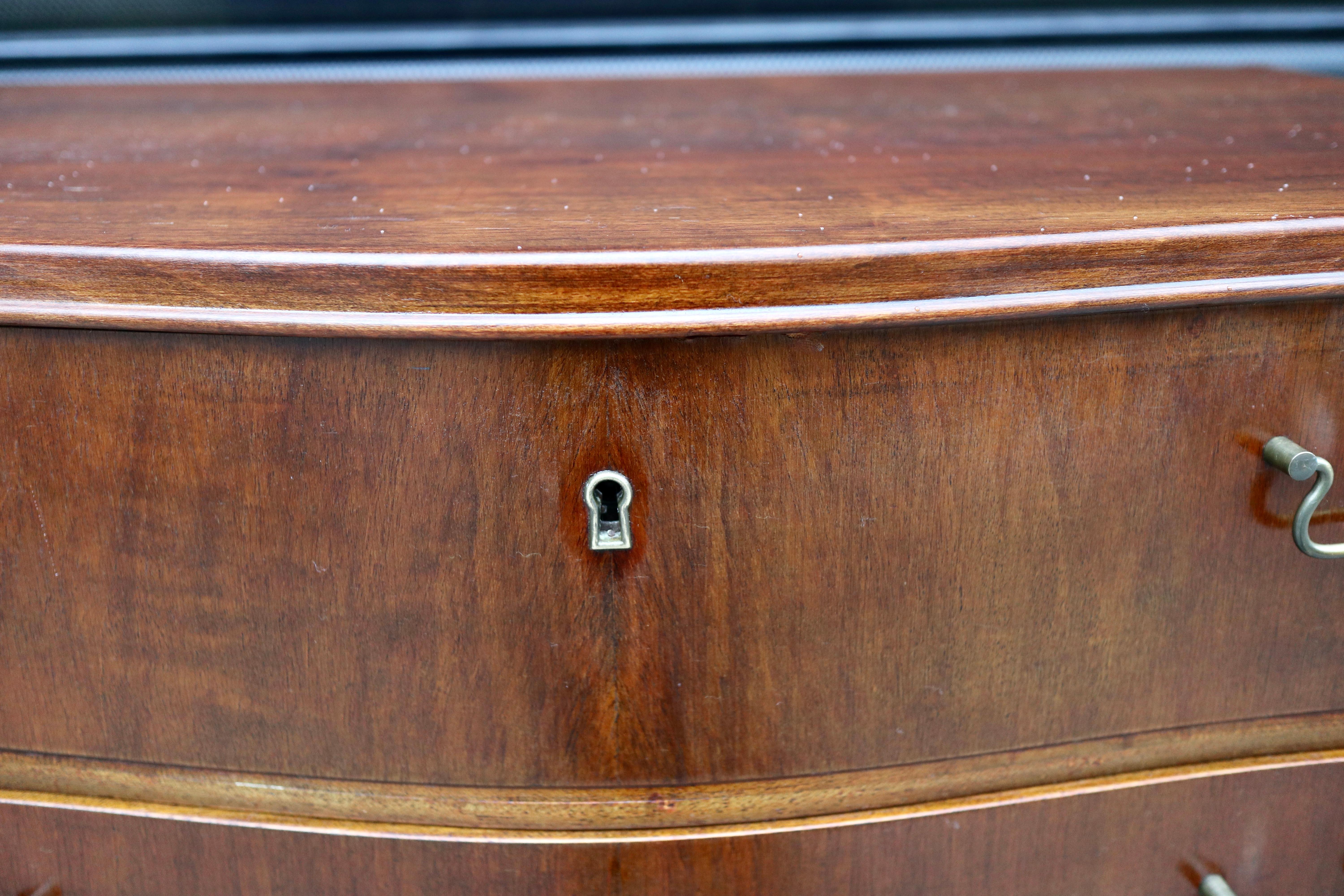 Mahogany 1950s English serpentine front 'tall boy' chest of drawers  For Sale 4