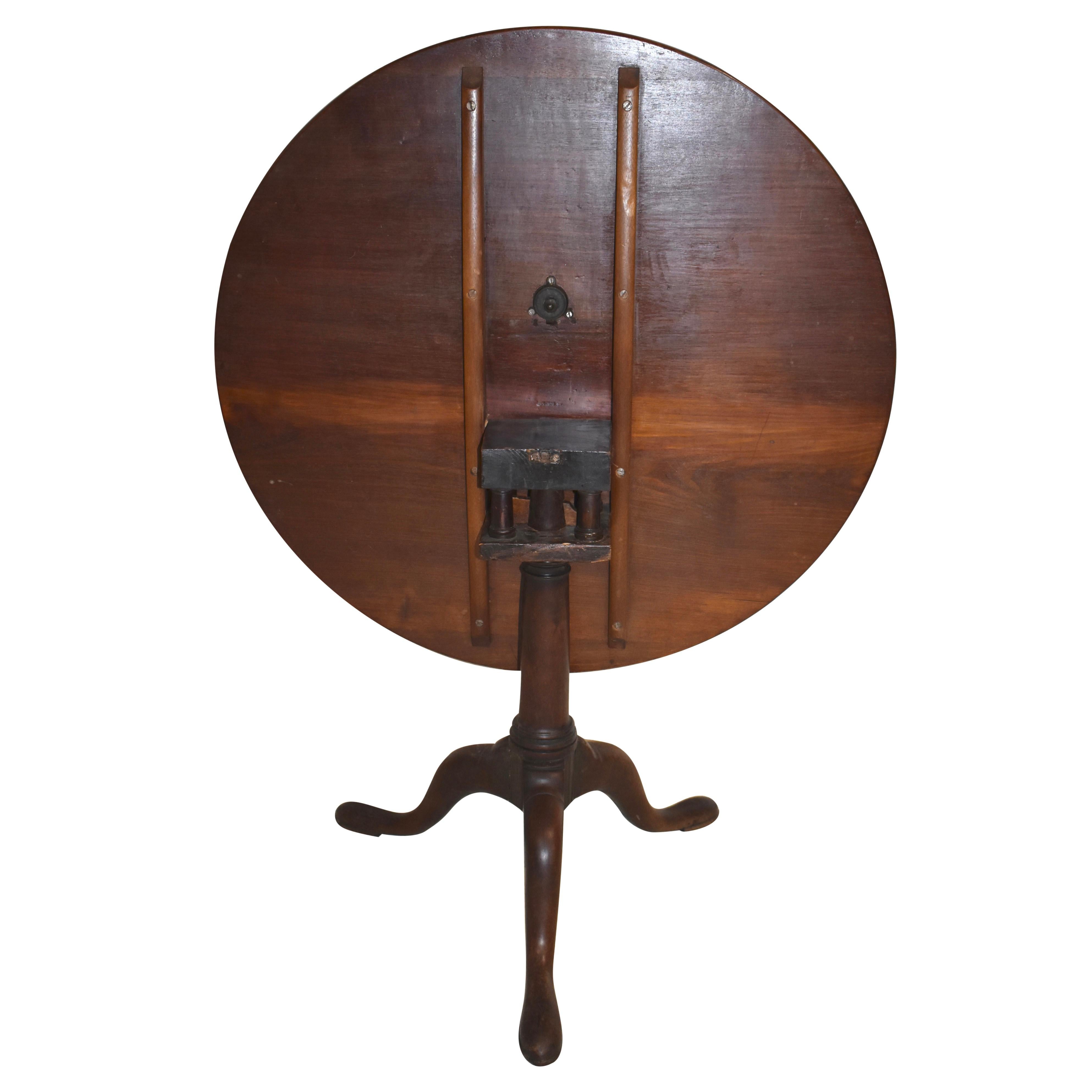 Mahogany American Colonial Tilt-Top Table, circa 1860 In Good Condition In Evergreen, CO