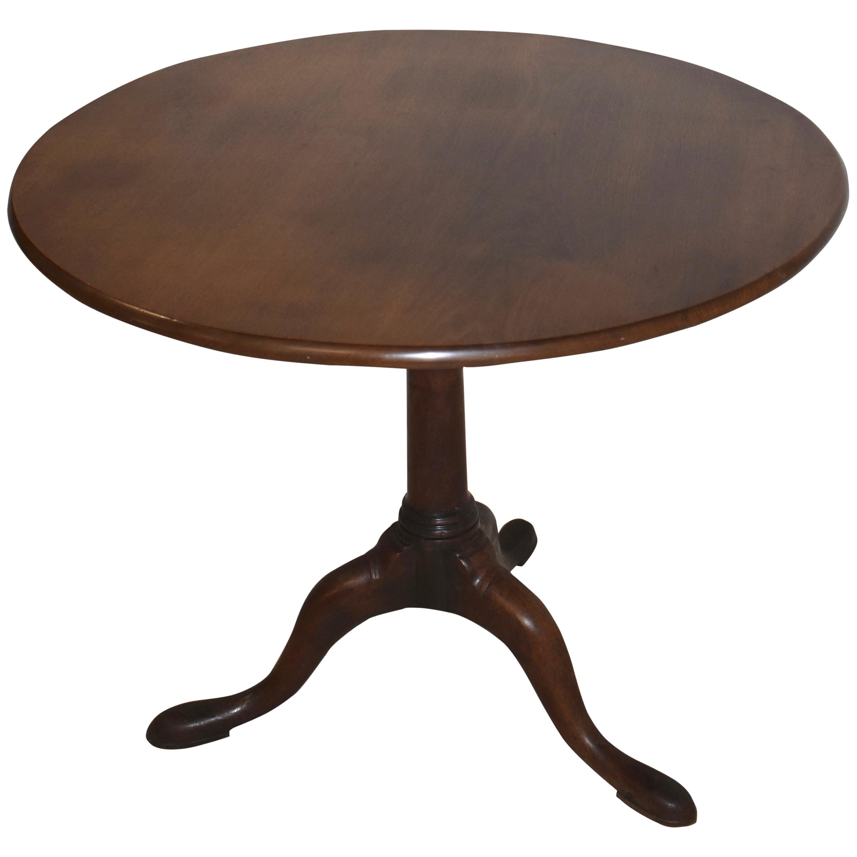 Mahogany American Colonial Tilt-Top Table, circa 1860