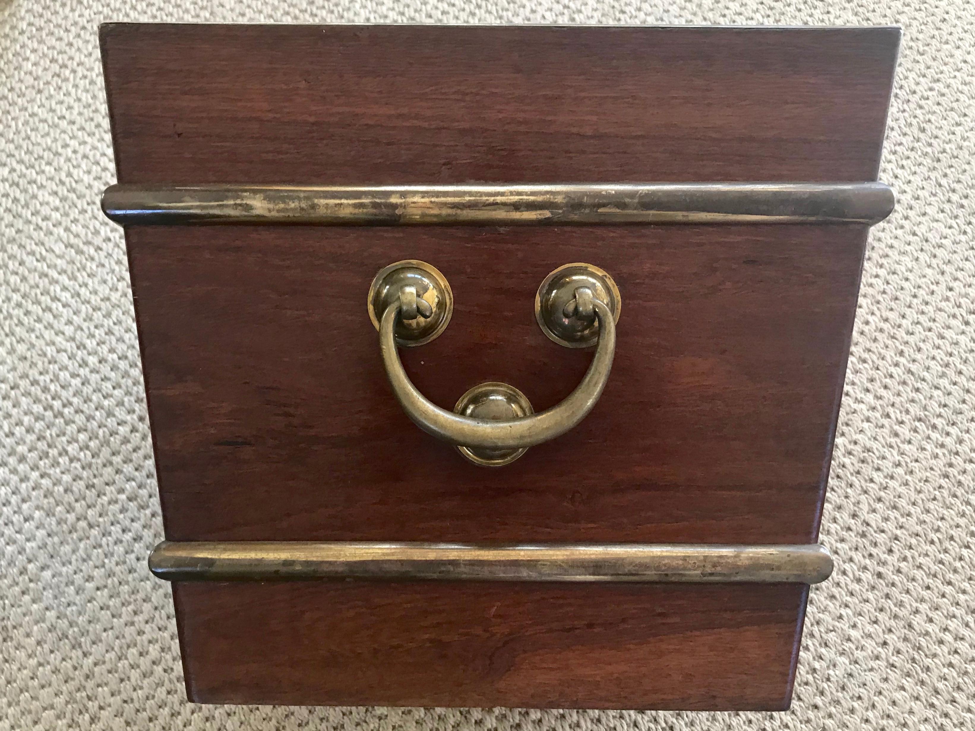 Mahogany and Brass Banded Cachepot In Good Condition For Sale In New York, NY