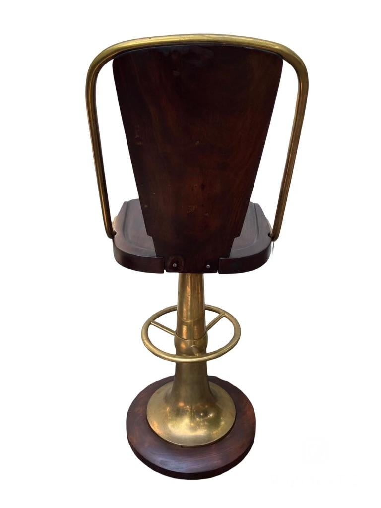 Mid-Century Modern Tabouret de bar chaise de capitaine en acajou et laiton en vente