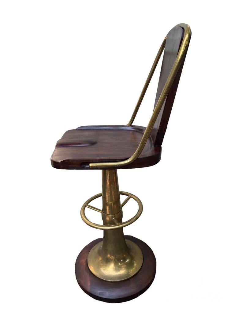 Américain Tabouret de bar chaise de capitaine en acajou et laiton en vente