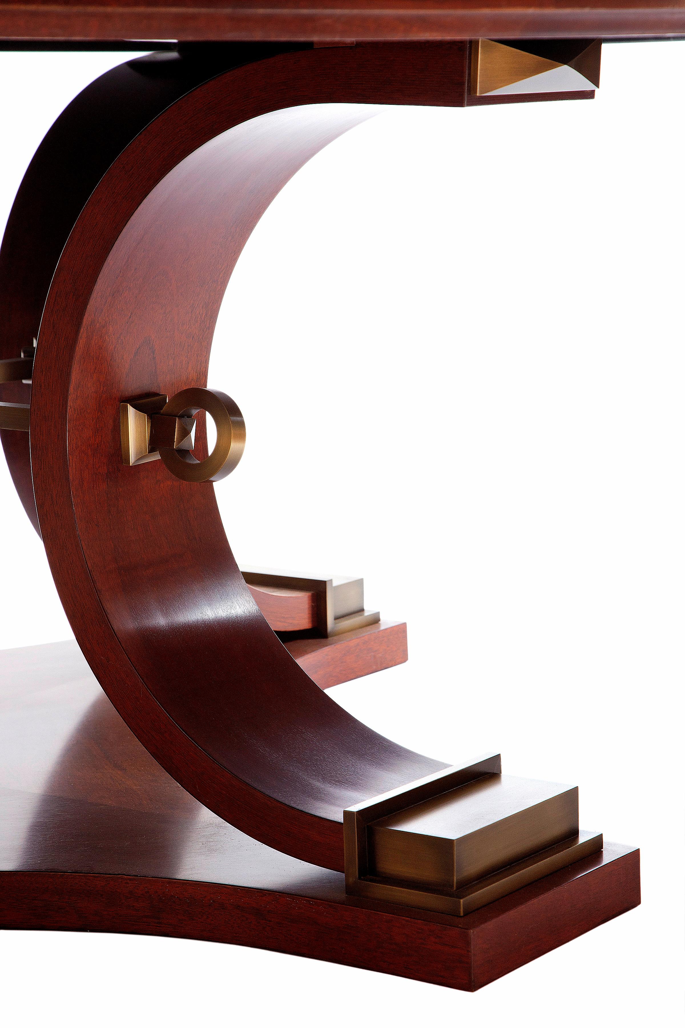 Fait main Mahogany and Brass Dinning Table by Thierry Despont Custom en vente