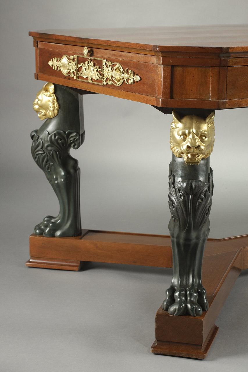 Empire Table centrale en acajou et placage de bronze, style 