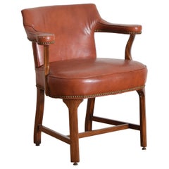 Fauteuil en acajou et en simili-cuir, 3e quart du 20e siècle
