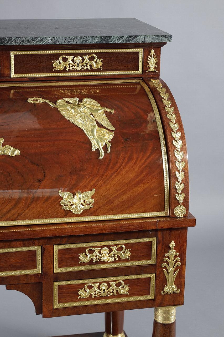 Mahogany and Gilded Bronze Cylinder Desk, Empire Style, 19th Century In Good Condition For Sale In Paris, FR