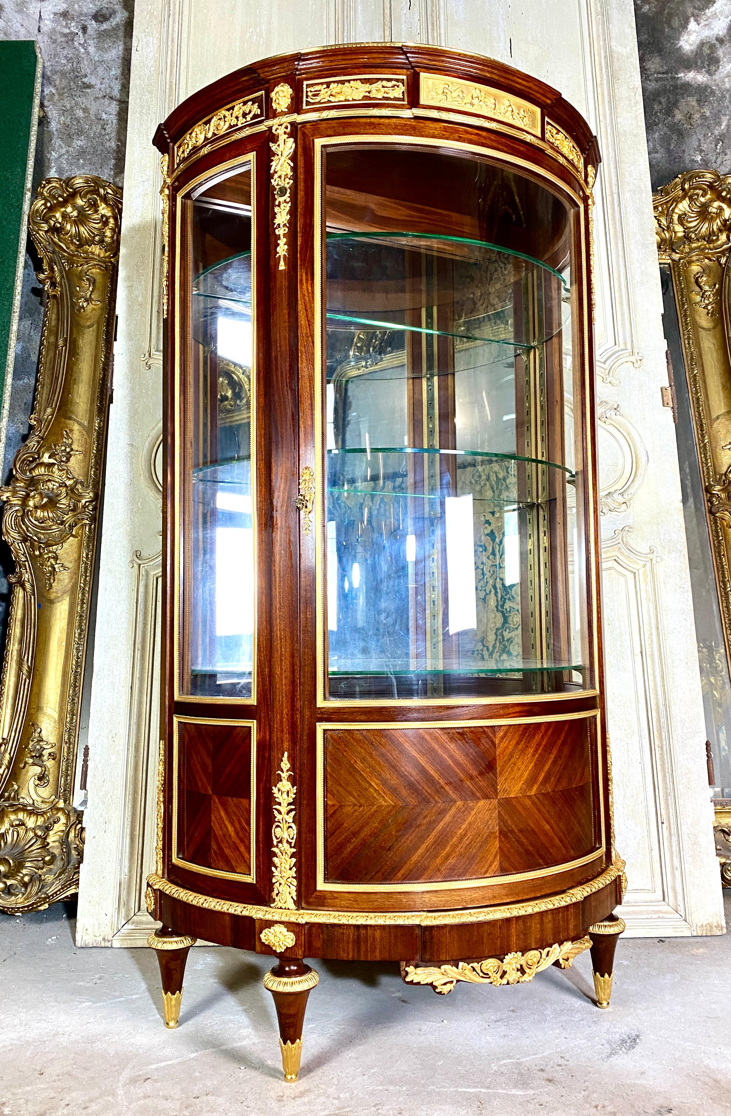 Mahogany and Gilt Bronze Showcase Attributed to François Linke, Napoleon III In Good Condition In NONANCOURT, FR