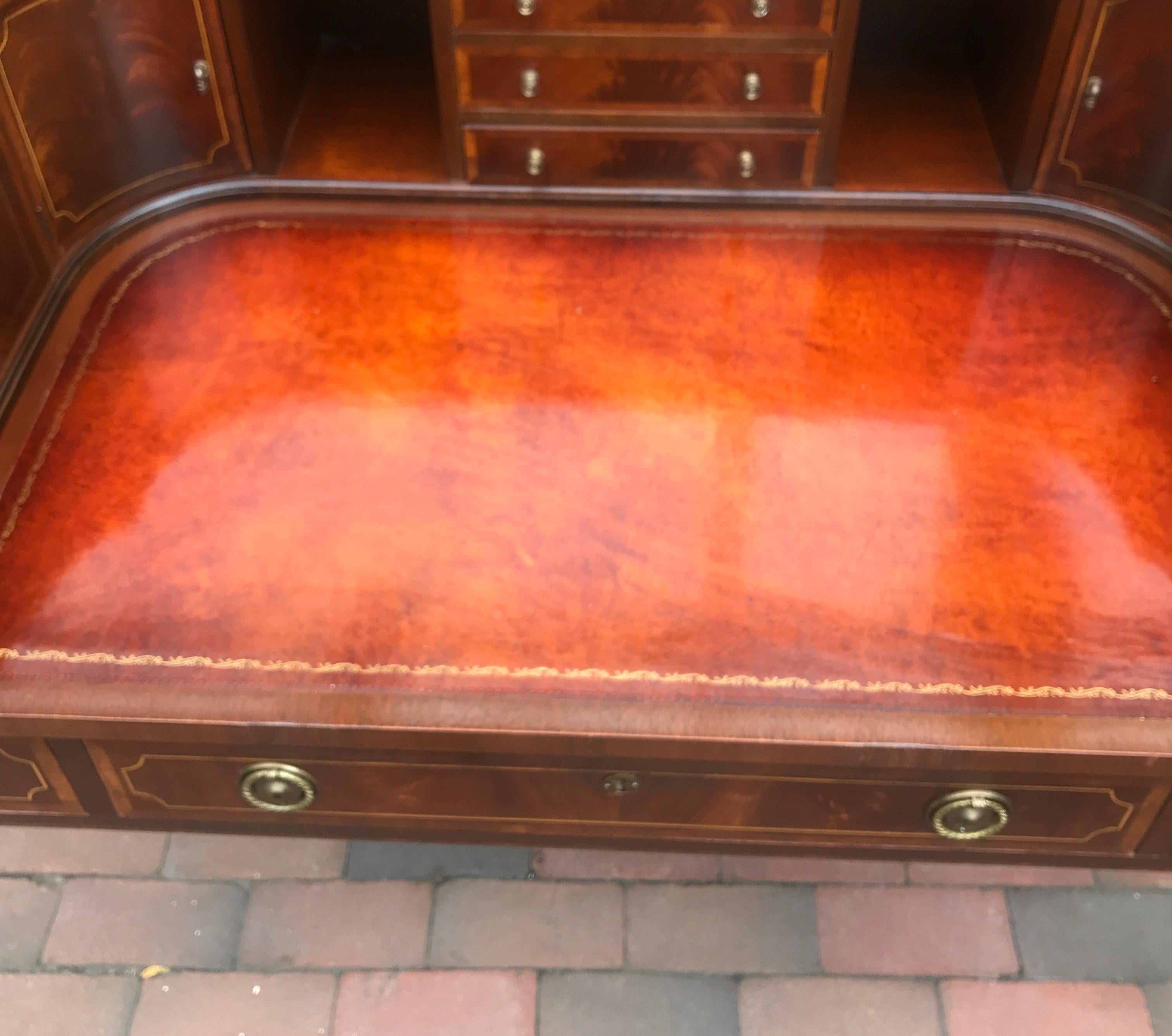 Mahogany and Leather Carlton House Desk In Good Condition In Lambertville, NJ