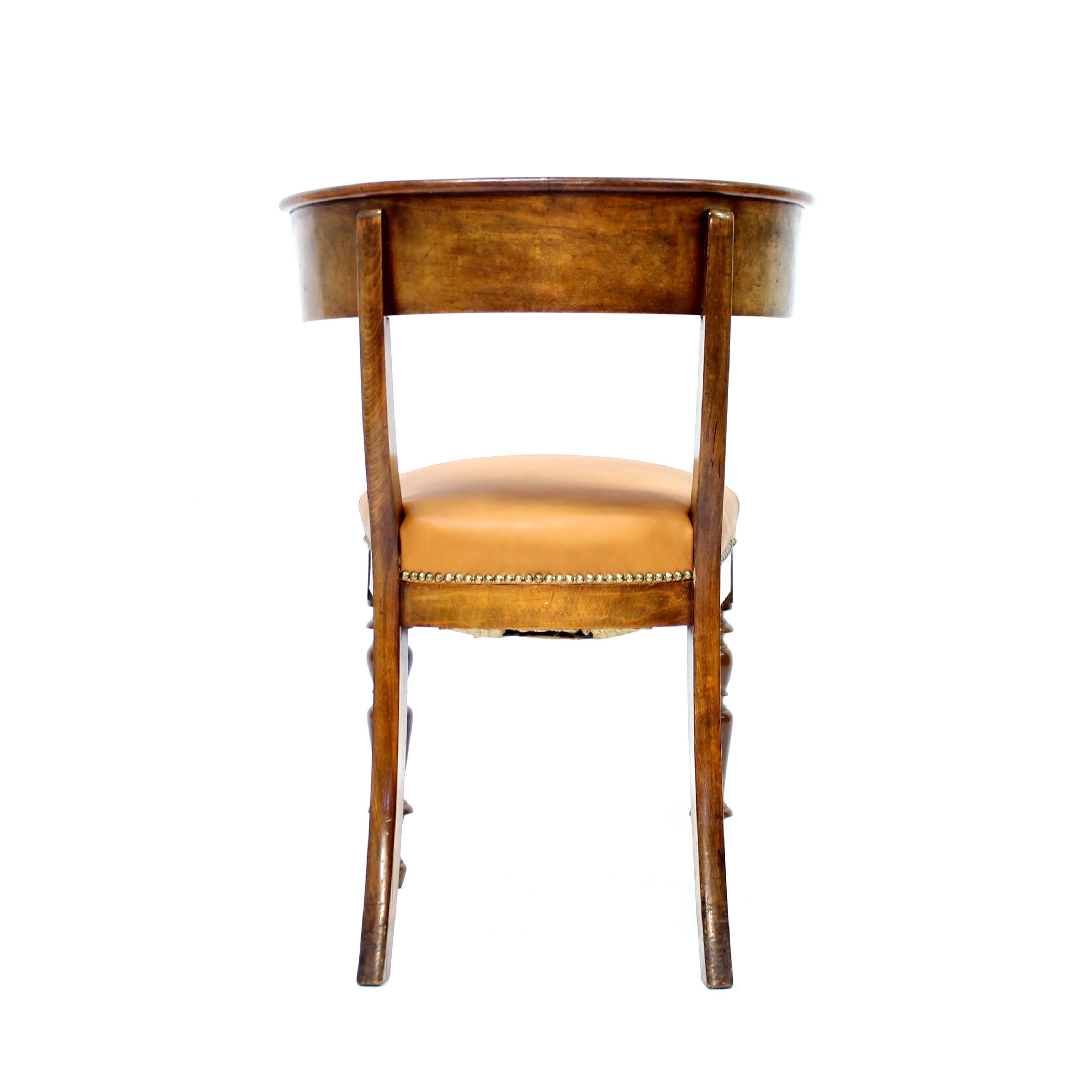 Sedia Klismos in mogano e pelle, inizio XX secolo in vendita 5