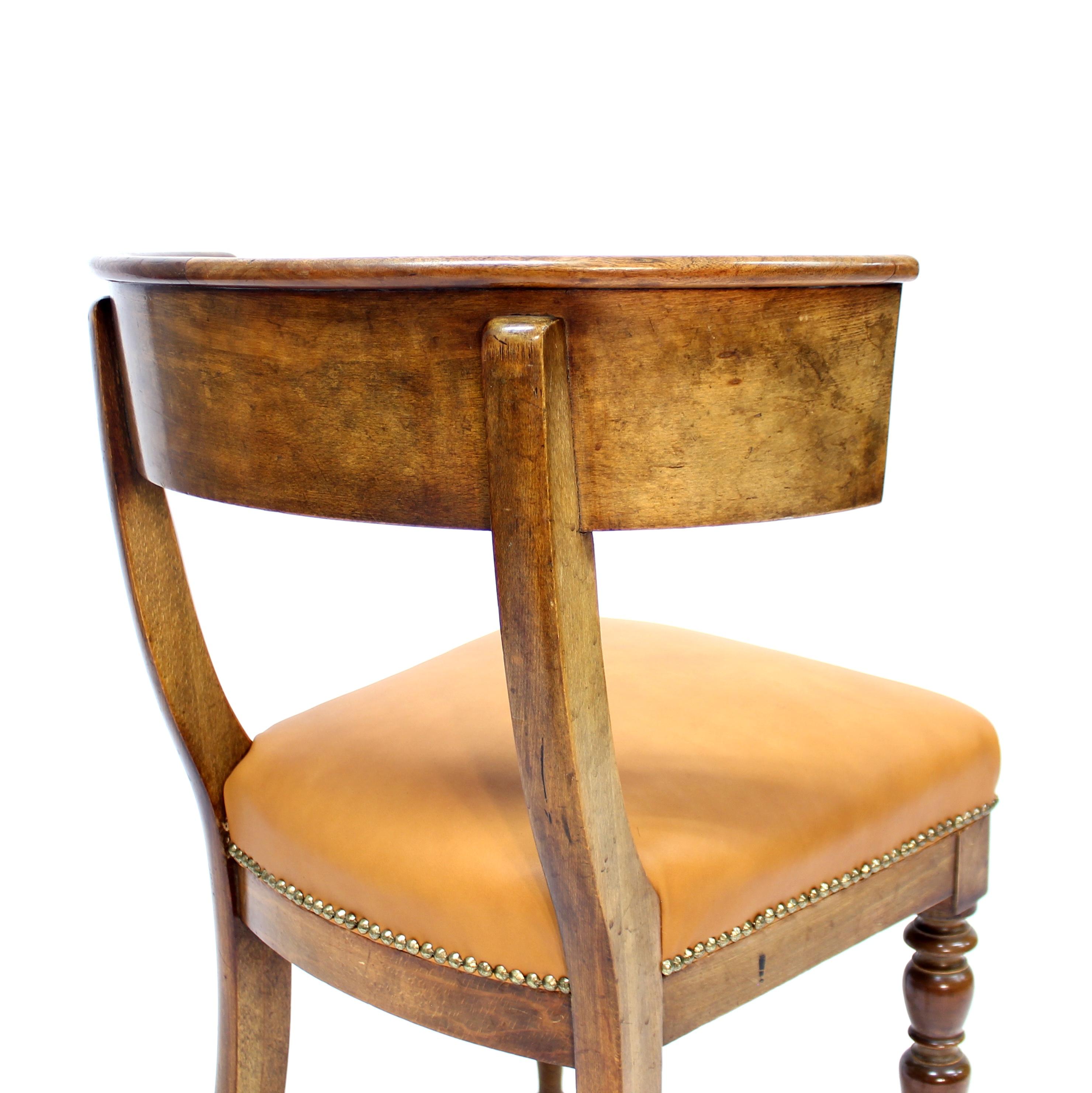 Sedia Klismos in mogano e pelle, inizio XX secolo in vendita 6