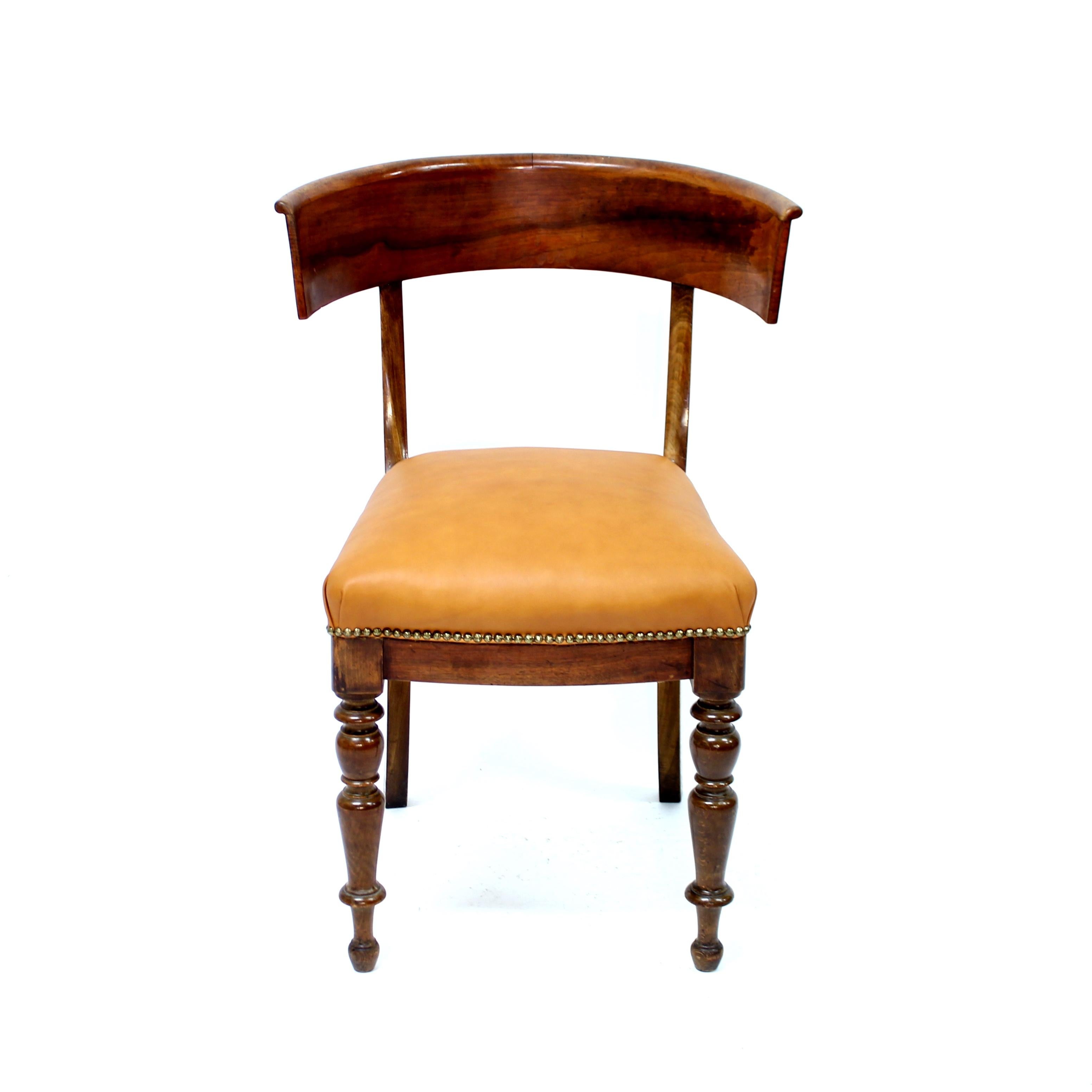 Svedese Sedia Klismos in mogano e pelle, inizio XX secolo in vendita