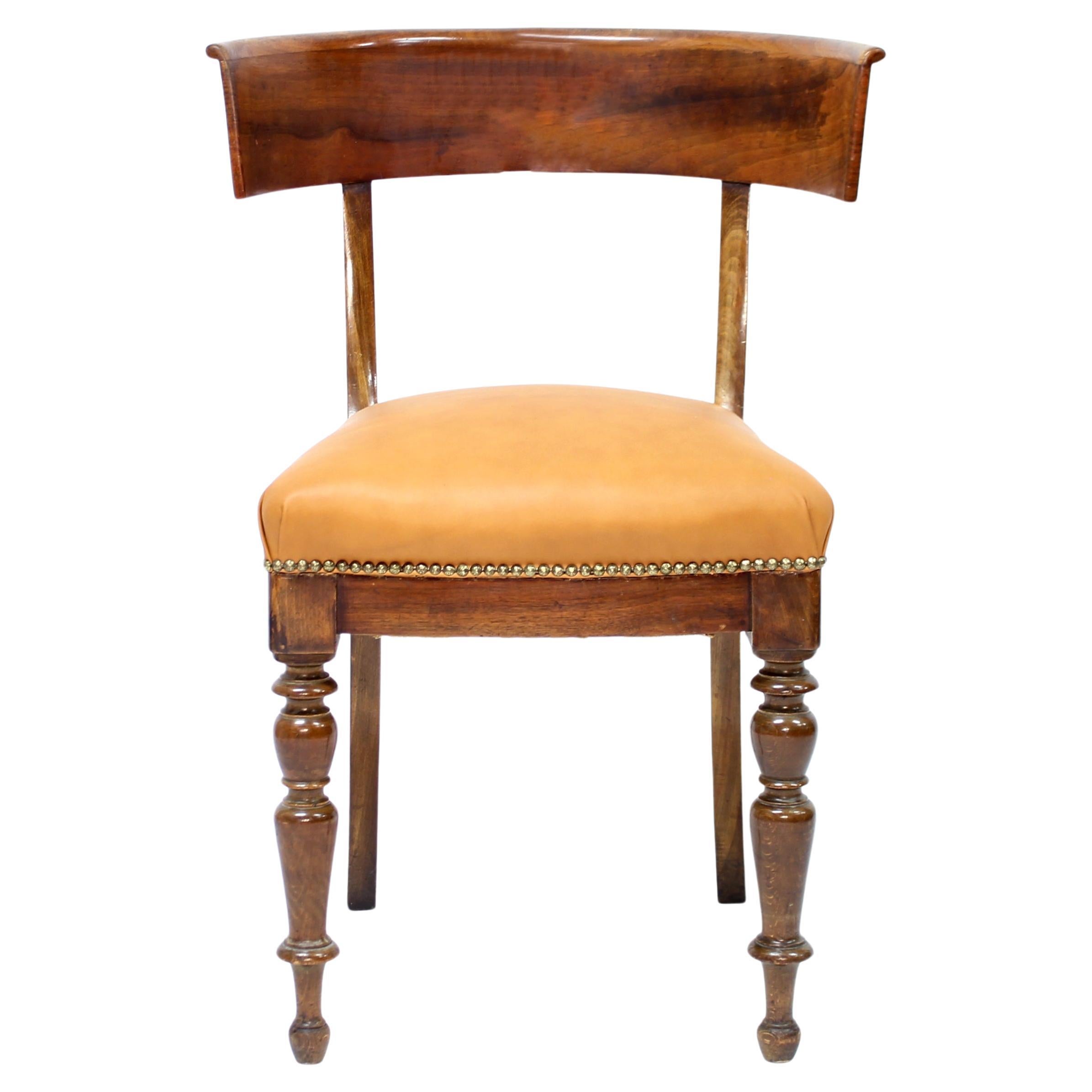 Sedia Klismos in mogano e pelle, inizio XX secolo