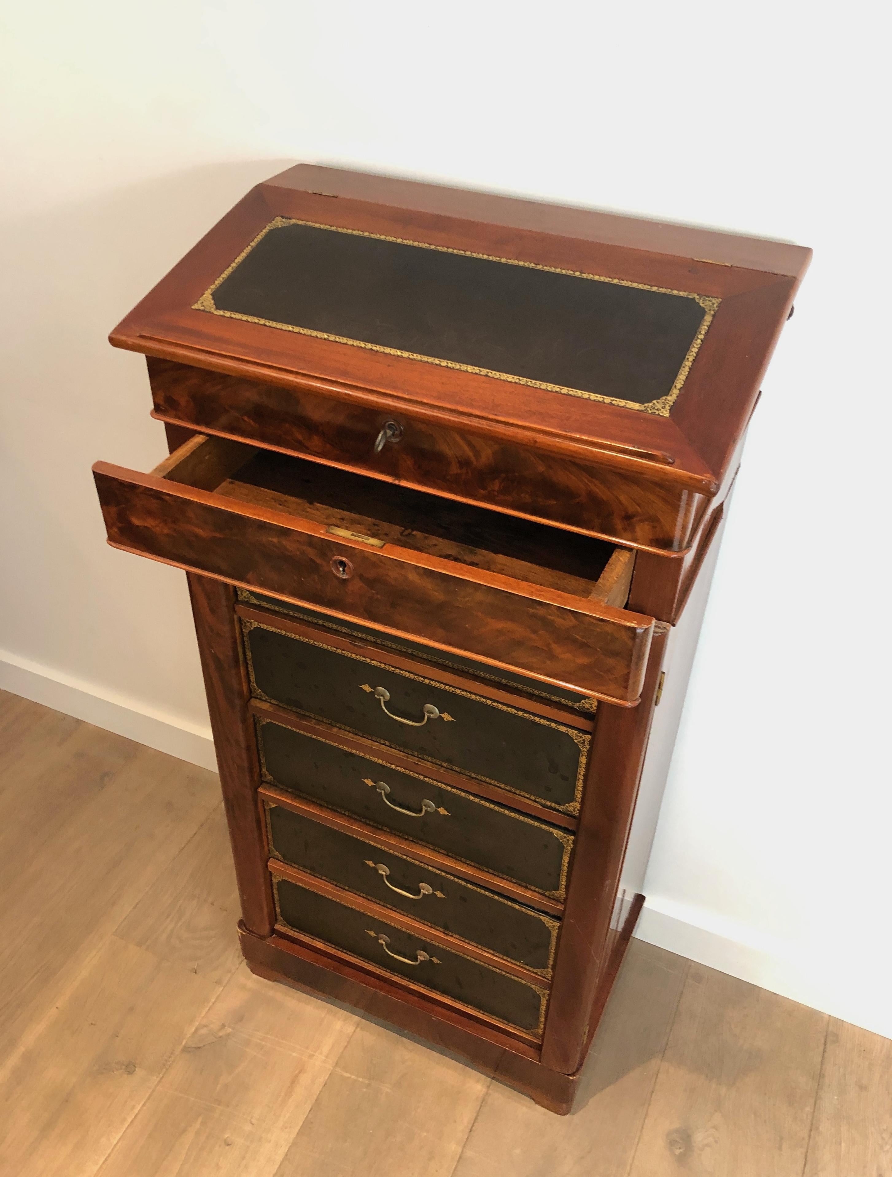 Muebles Notariales de Caoba y Piel Francés en venta