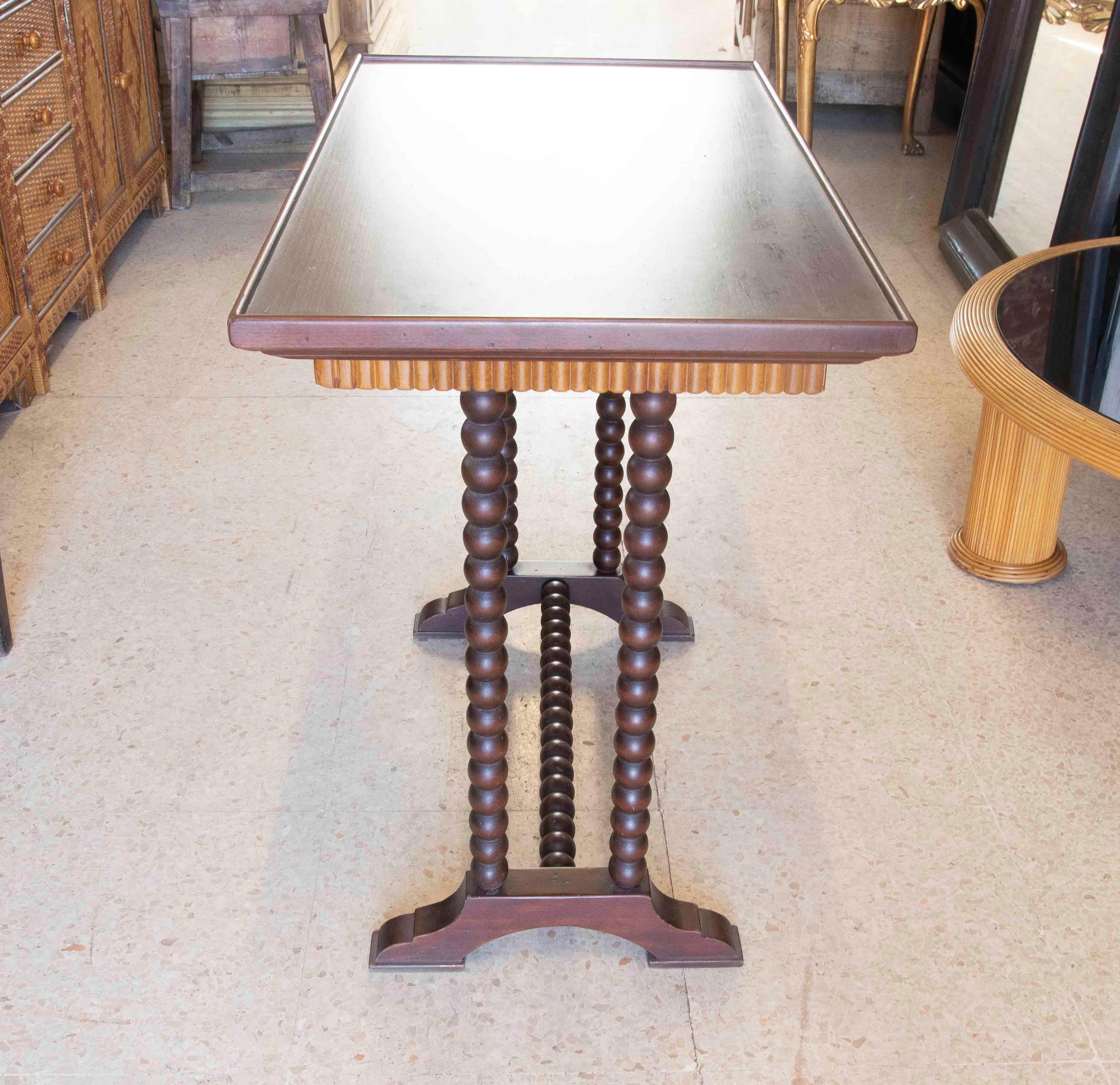 20th Century Mahogany and Lemongrass Serving Table with Turned Legs  For Sale