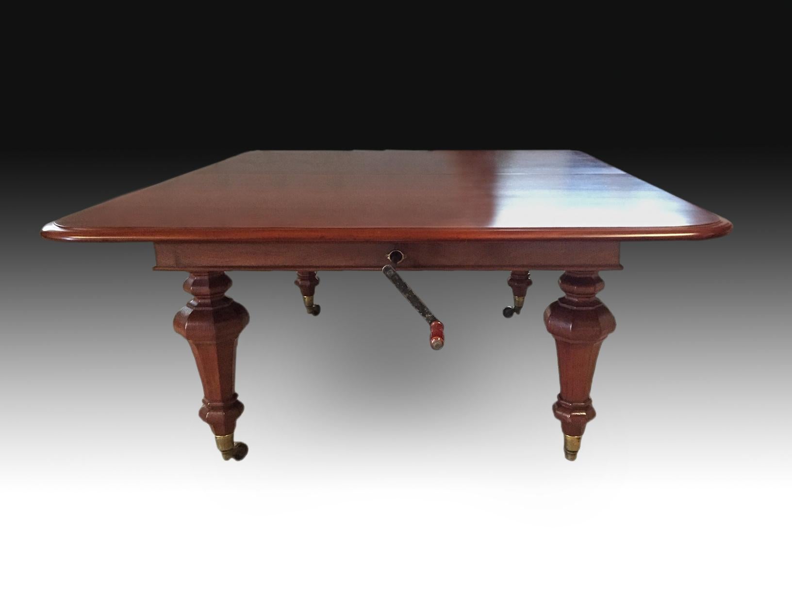 English Mahogany and Metal Extensible Dining Table. England, 19th Century For Sale