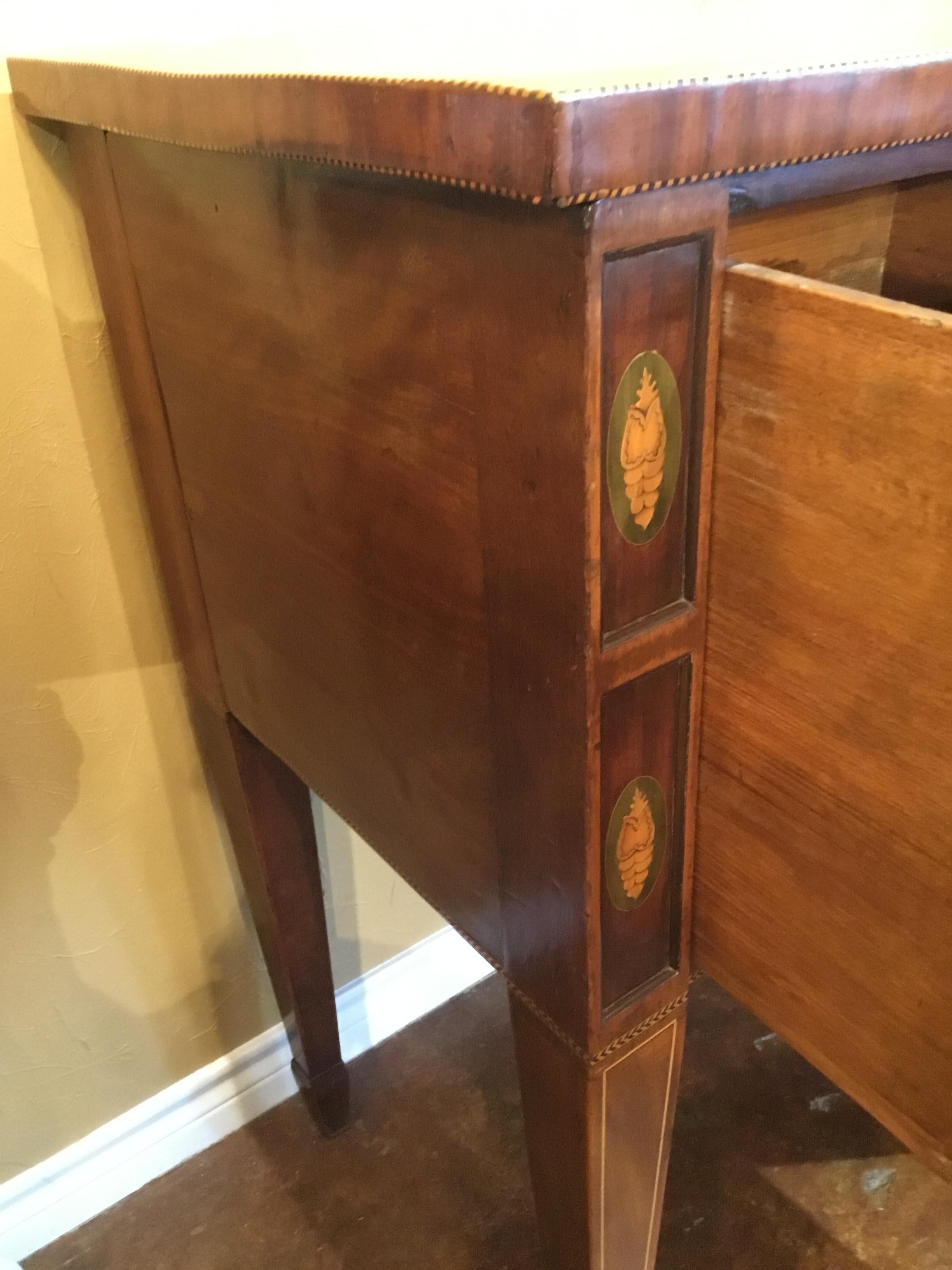 Mahogany and Satinwood Buffet/Sideboard circa 1840 with Marquetry Inlay Sheraton For Sale 5