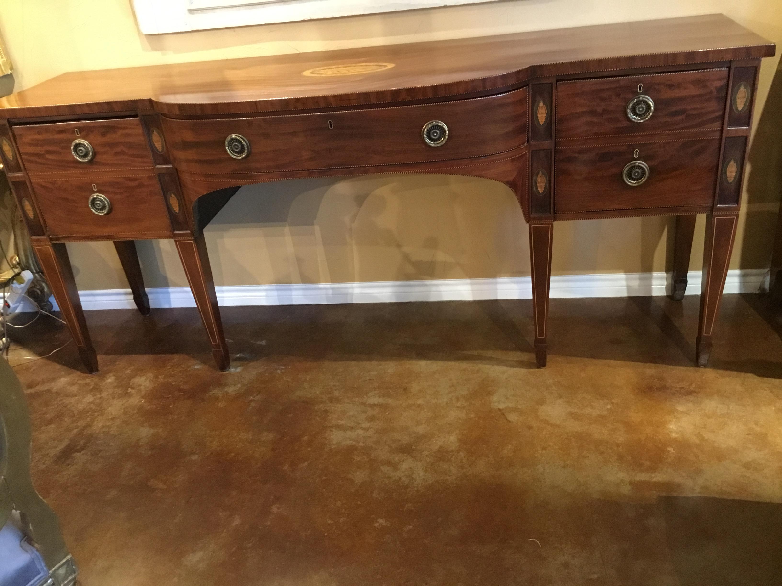 Buffet/Sideboard en acajou et bois de satin vers 1840 avec incrustation de marqueterie Sheraton en vente 6