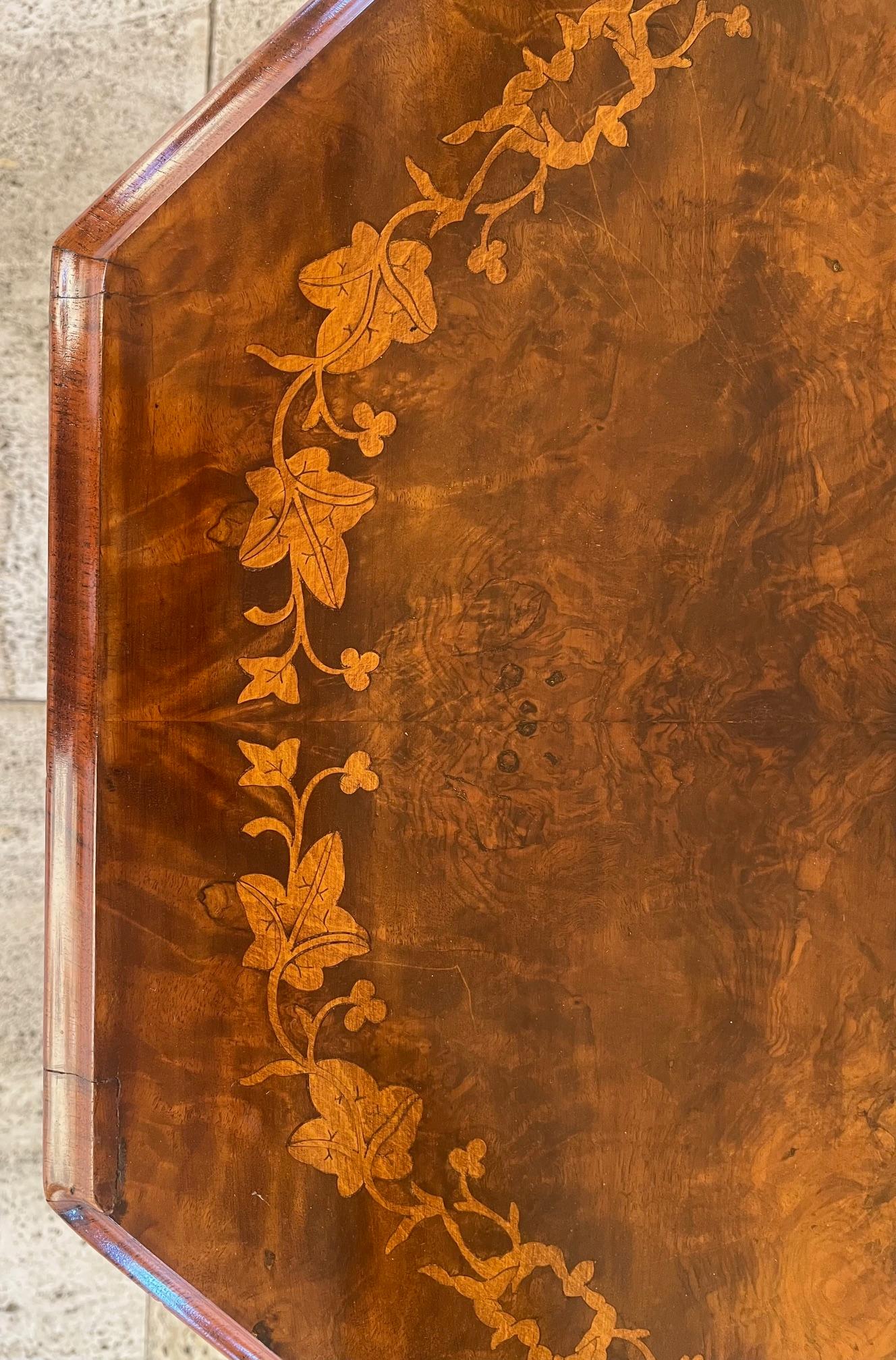Mahogany and Walnut Burl Inlaid Octagonal Coffee Table In Good Condition For Sale In Monselice, PD