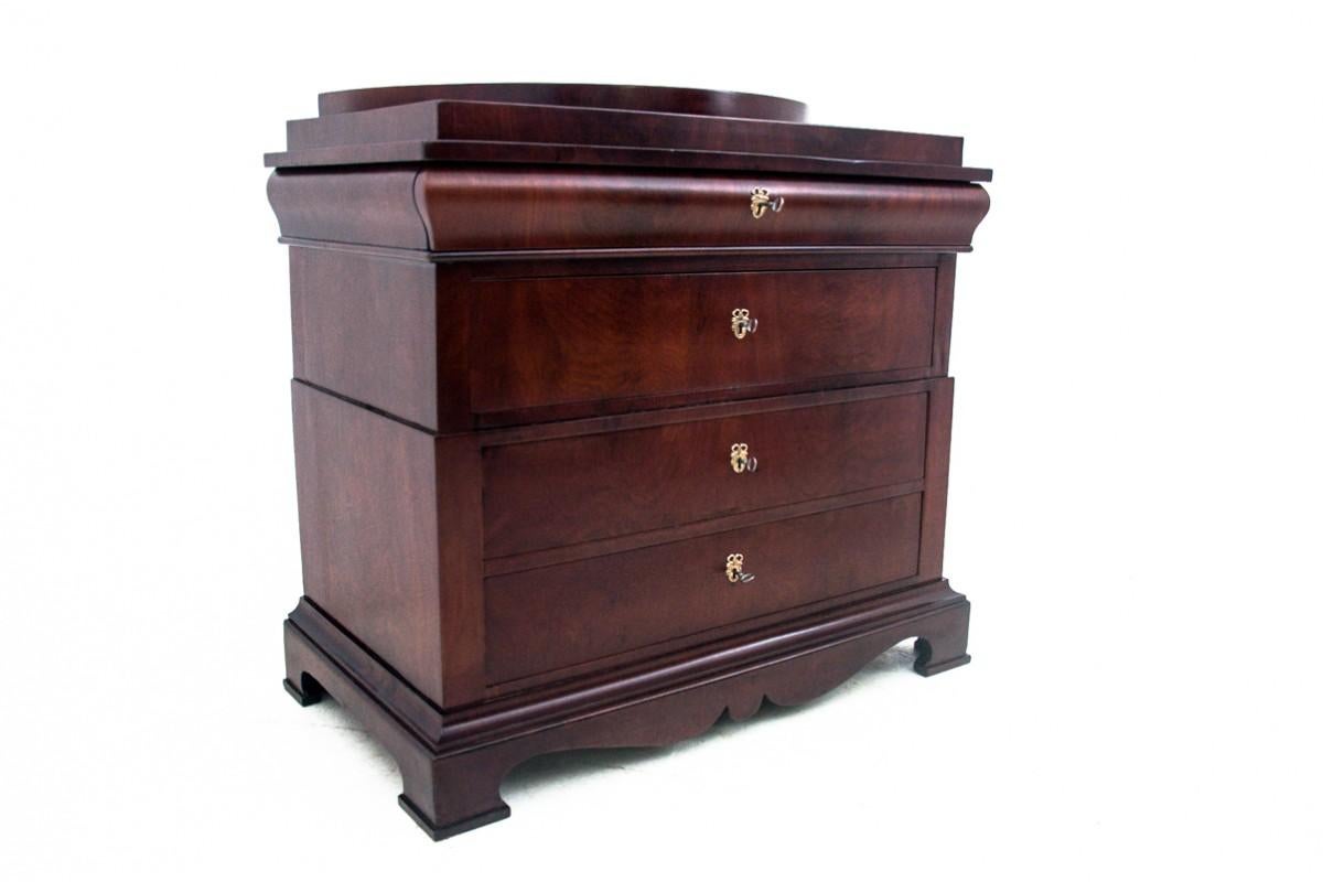 Scandinave Commode ancienne en acajou, Europe du Nord, fin du XIXe siècle. en vente