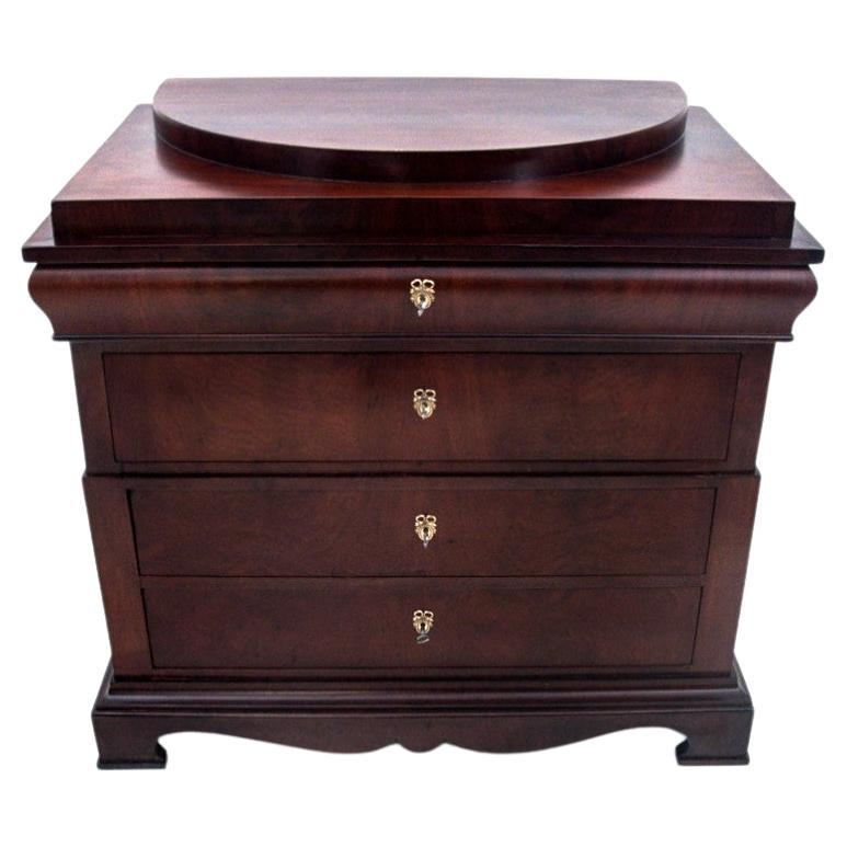 Mahogany antique chest of drawers, Northern Europe, late 19th century. 
