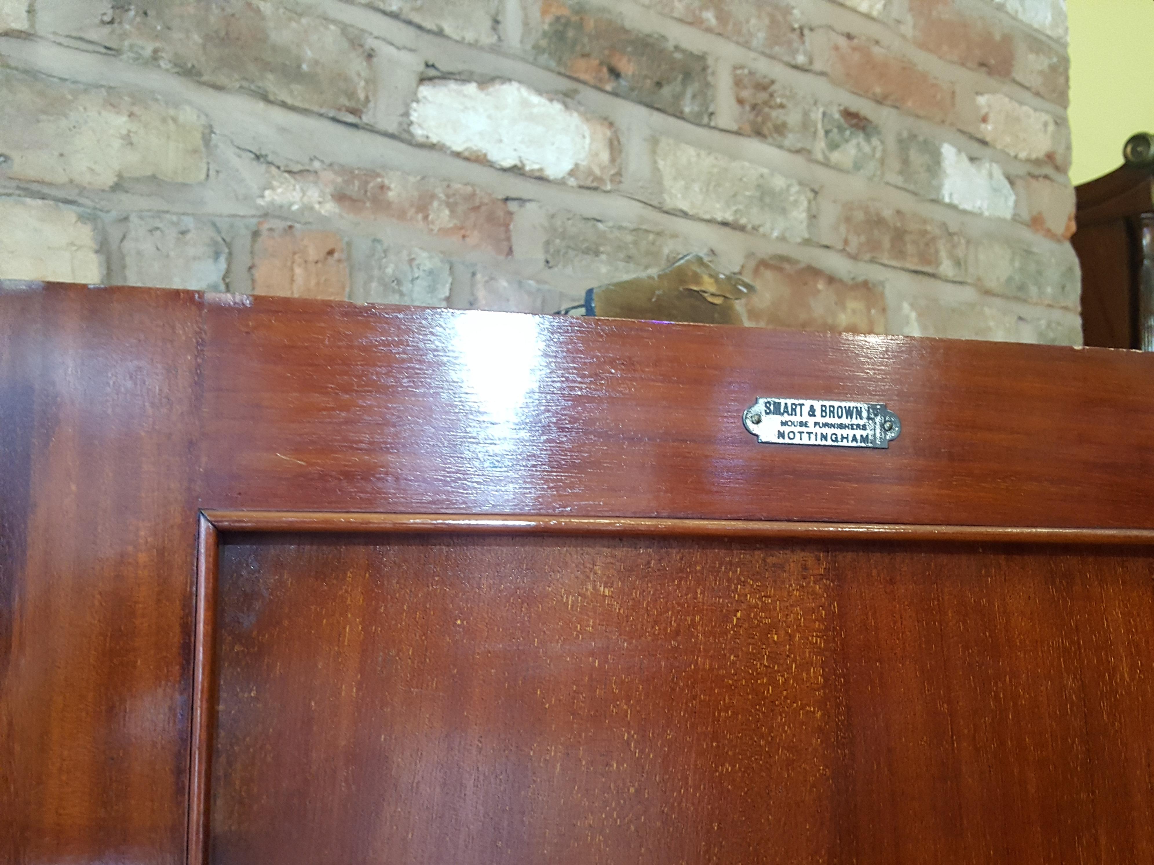 Accappatoio da sala in mogano Arts and Crafts in vendita 1