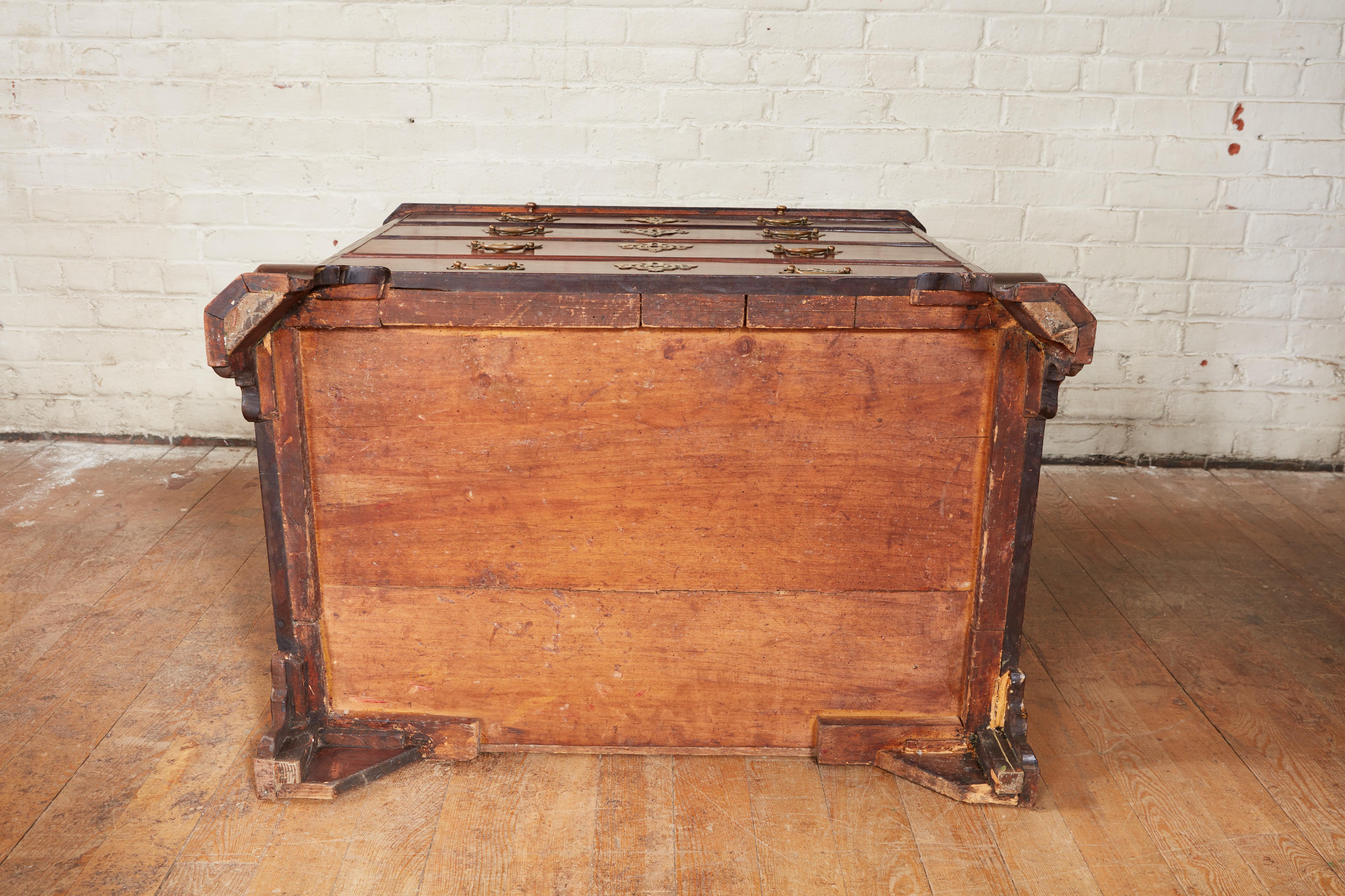 Mahogany Bachelor's Chest For Sale 7