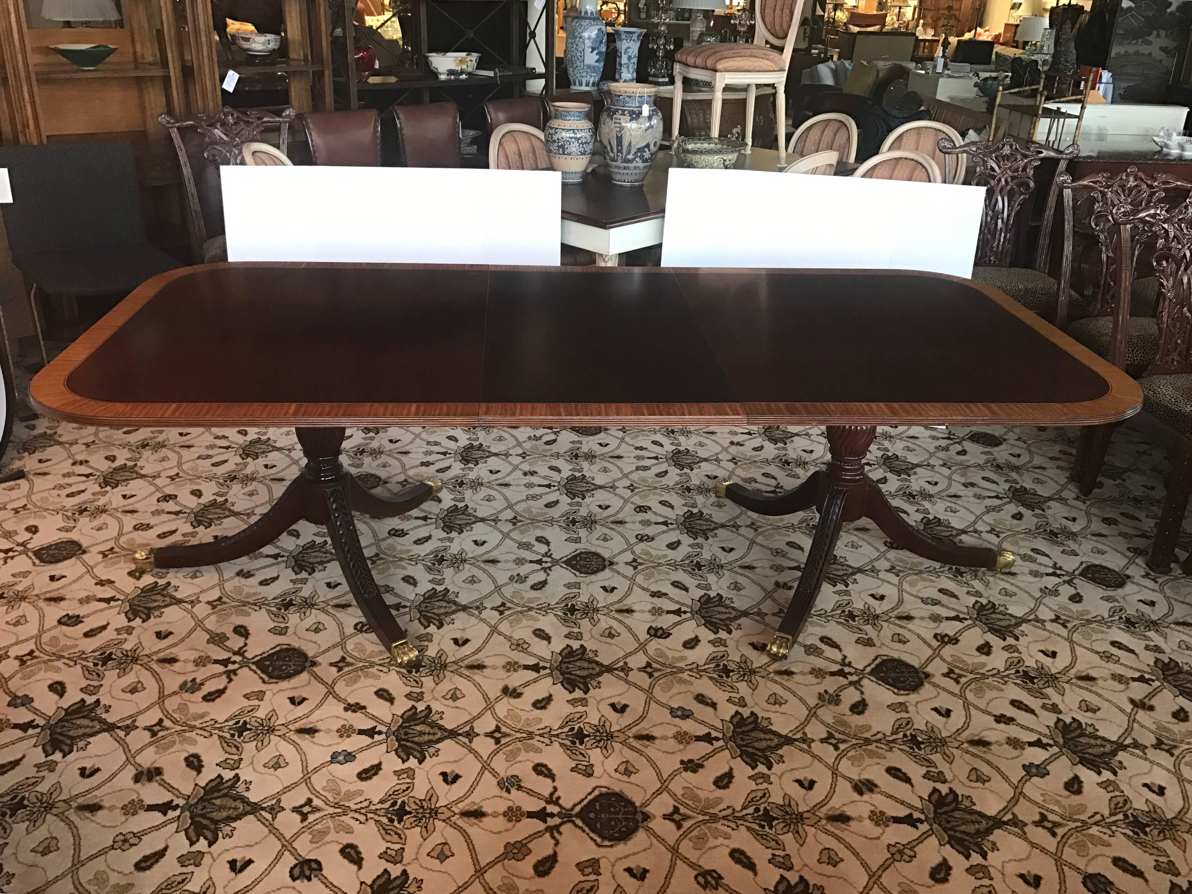 Mahogany Banded Inlay Carved Double Pedestal Dining Table, England In Good Condition In West Hartford, CT