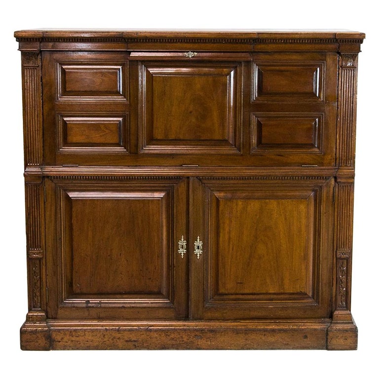 Mahogany Bar Cabinet For Sale at 1stDibs