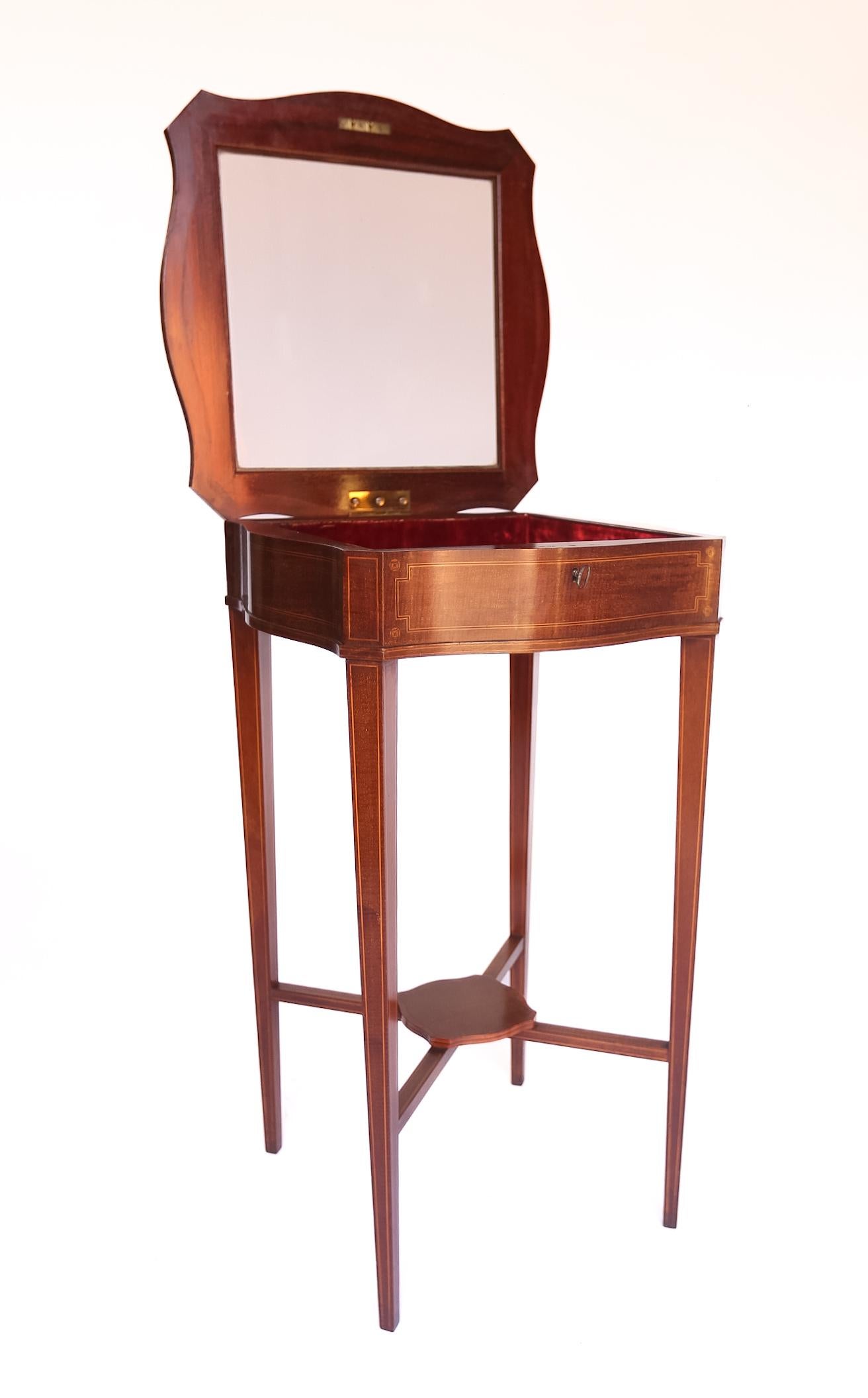 Sheraton Mahogany Bijouterie Cabinet Edwards & Roberts For Sale
