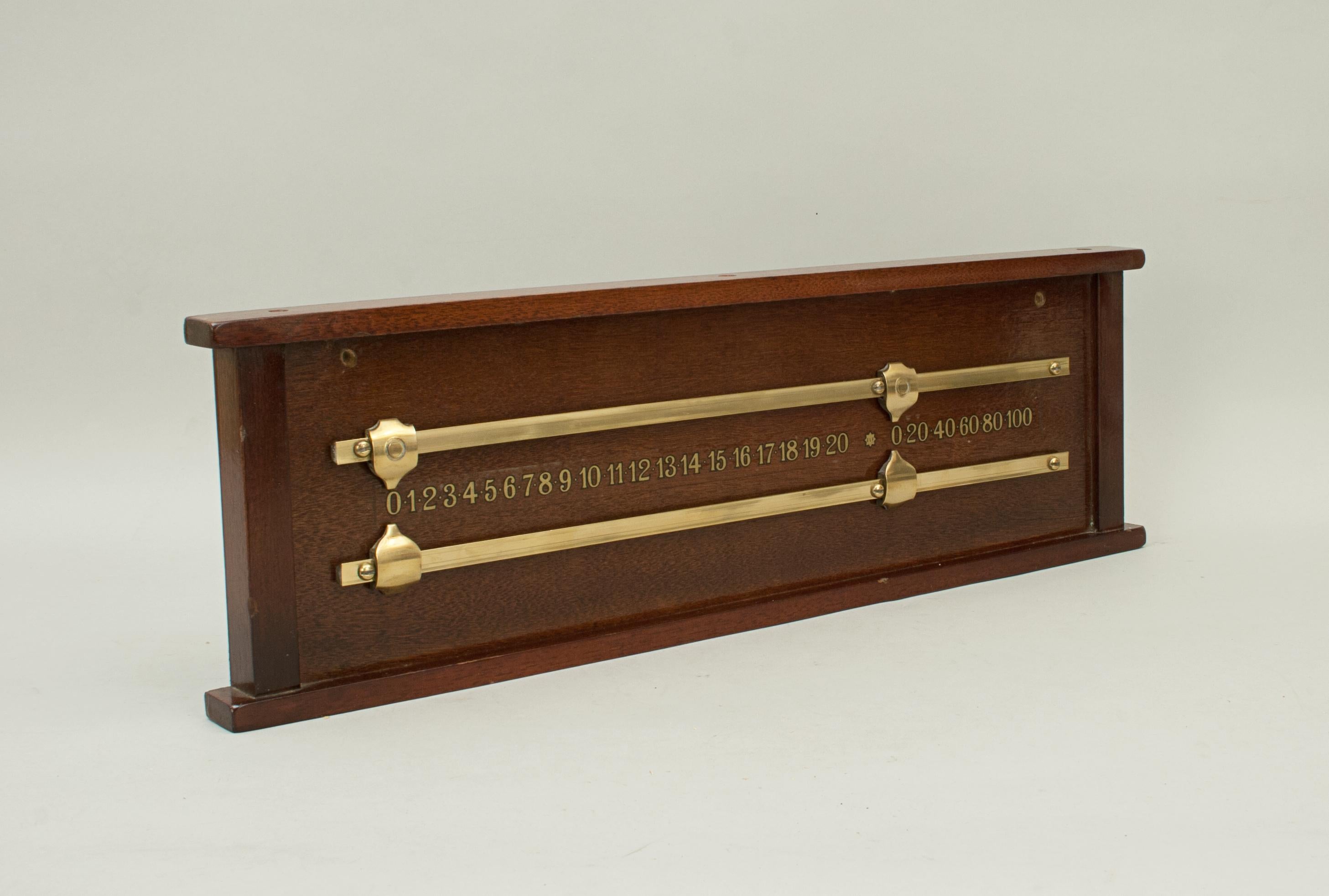 Billiard aus Mahagoni – Schnooker- Score Board (Mitte des 20. Jahrhunderts) im Angebot