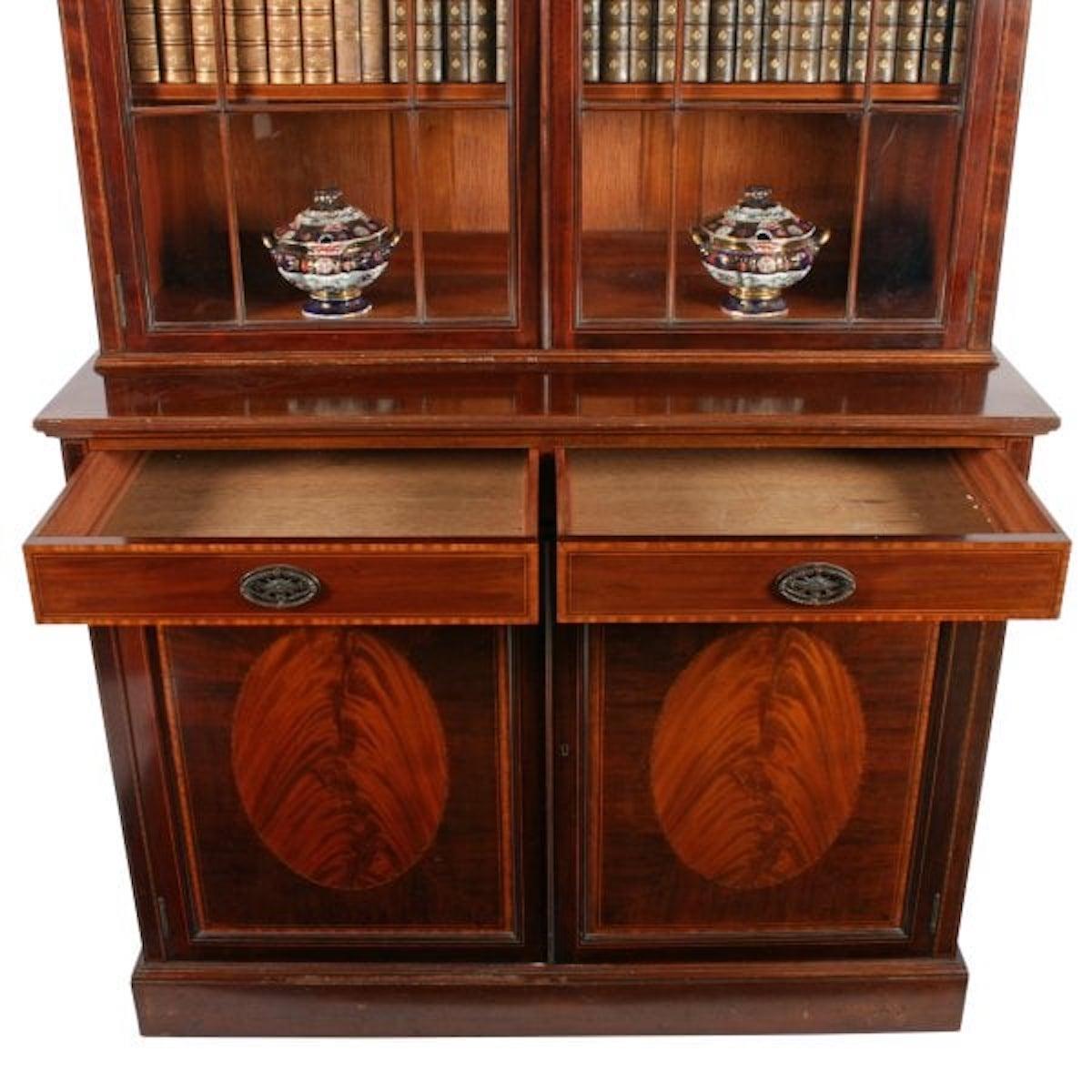 Mahogany Bookcase by Waring & Gillows, 20th Century For Sale 2