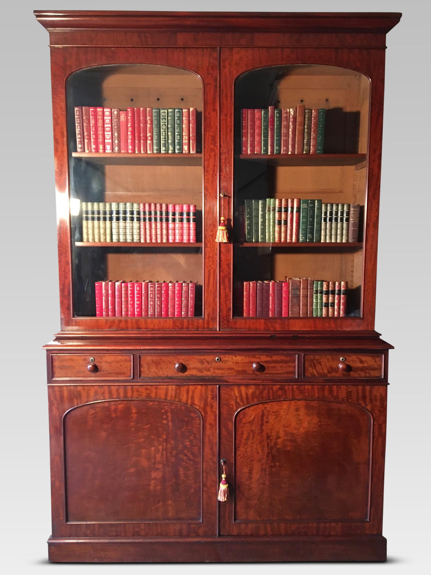 Fine quality English mahogany library bookcase, circa 1840.
This delightful bookcase has a marvellous grain and antique patination. It was sourced from
a large London property and had been well maintained. We have simply cleaned and
wax polished it