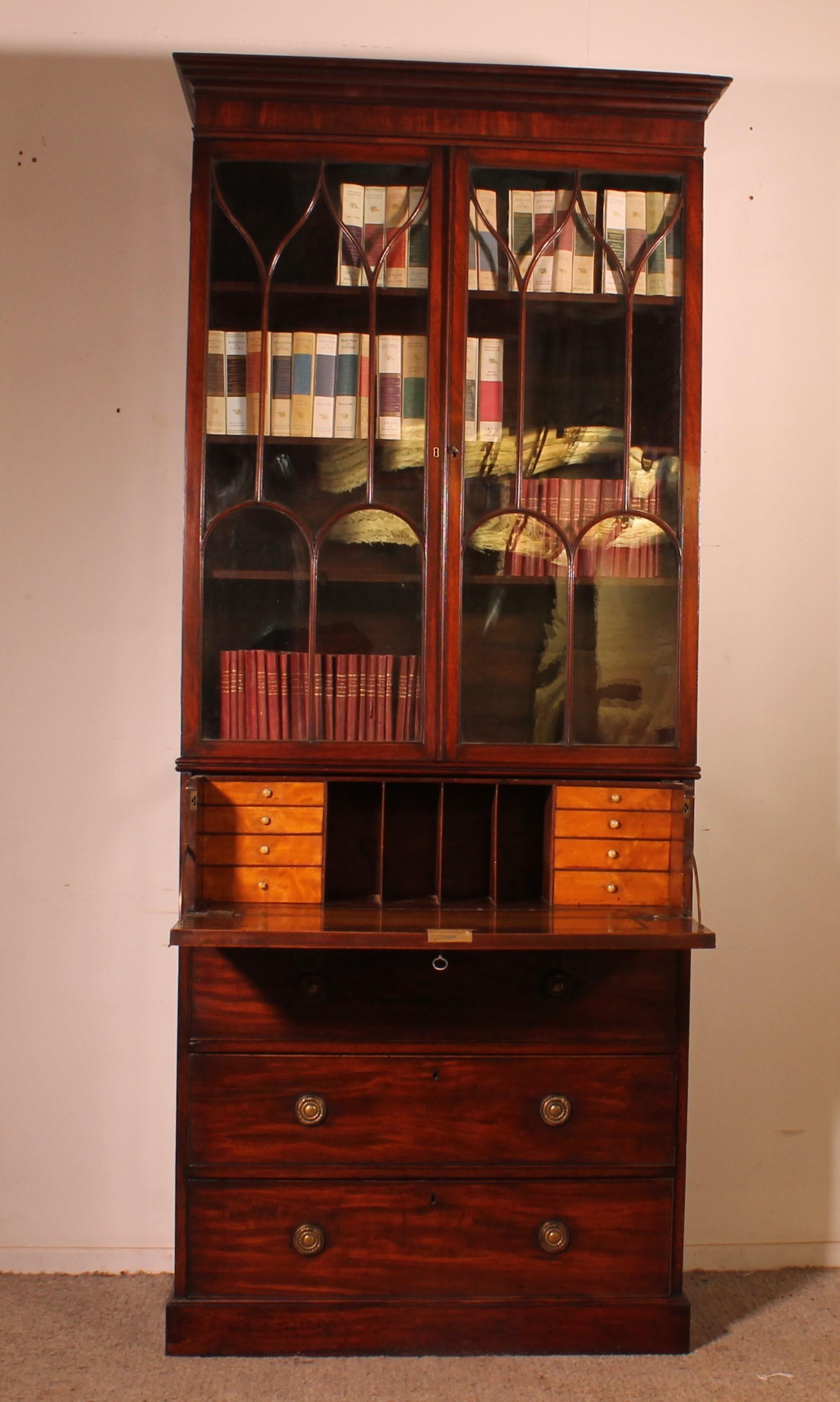 Mogano Libreria in mogano con segretaria - 18° secolo in vendita