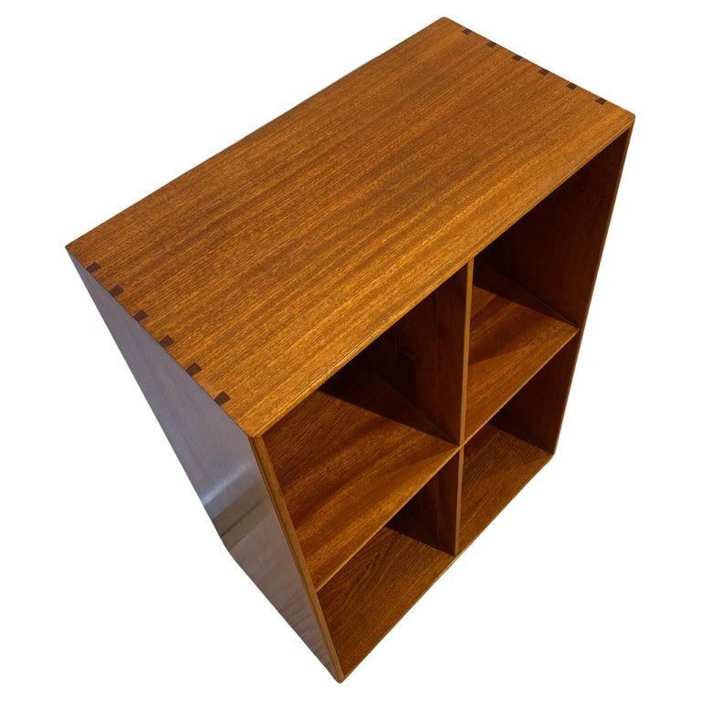 Mid-Century moderno Libreria in mogano di Mogens Koch in vendita