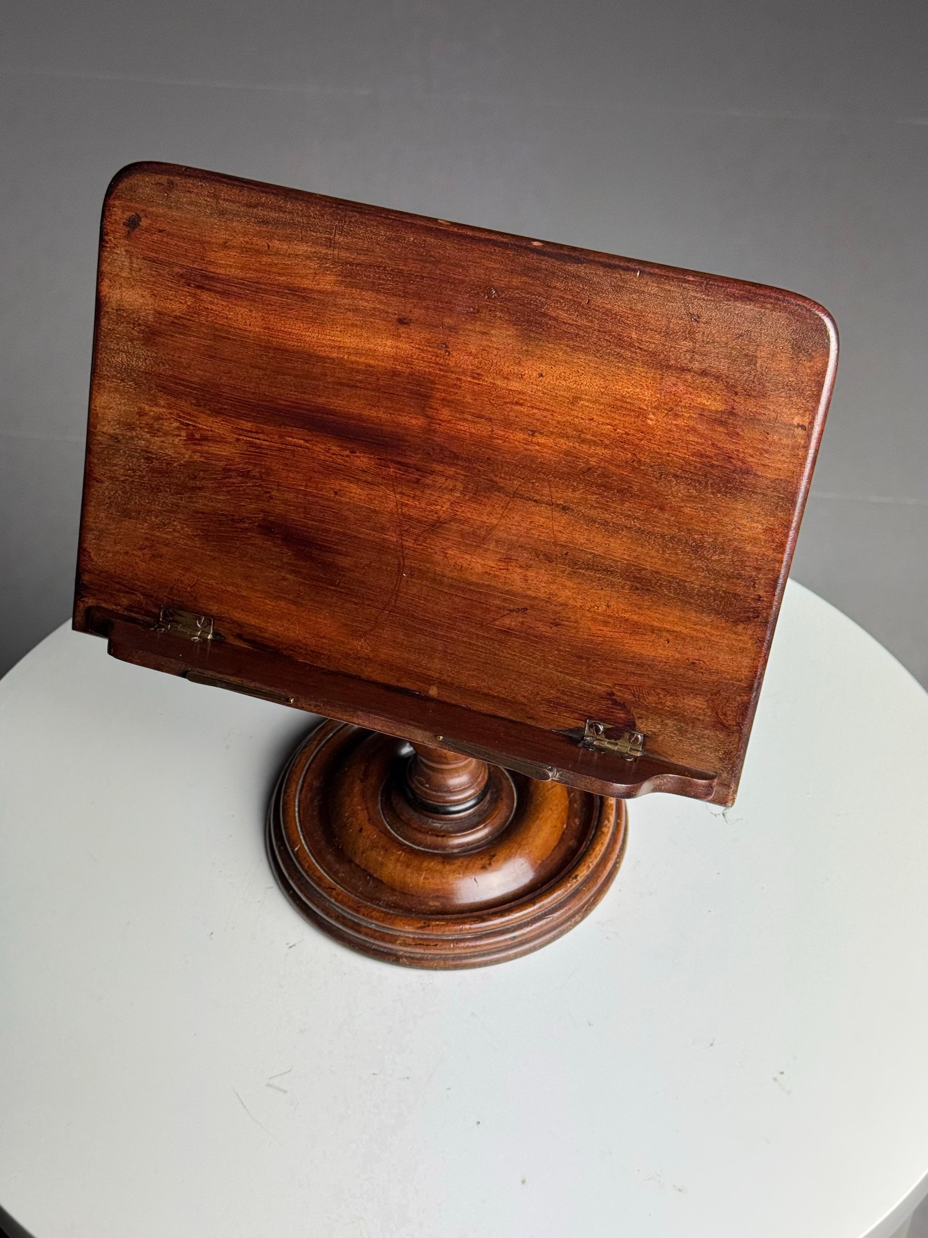 Mahogany bookstand 19th century For Sale 7