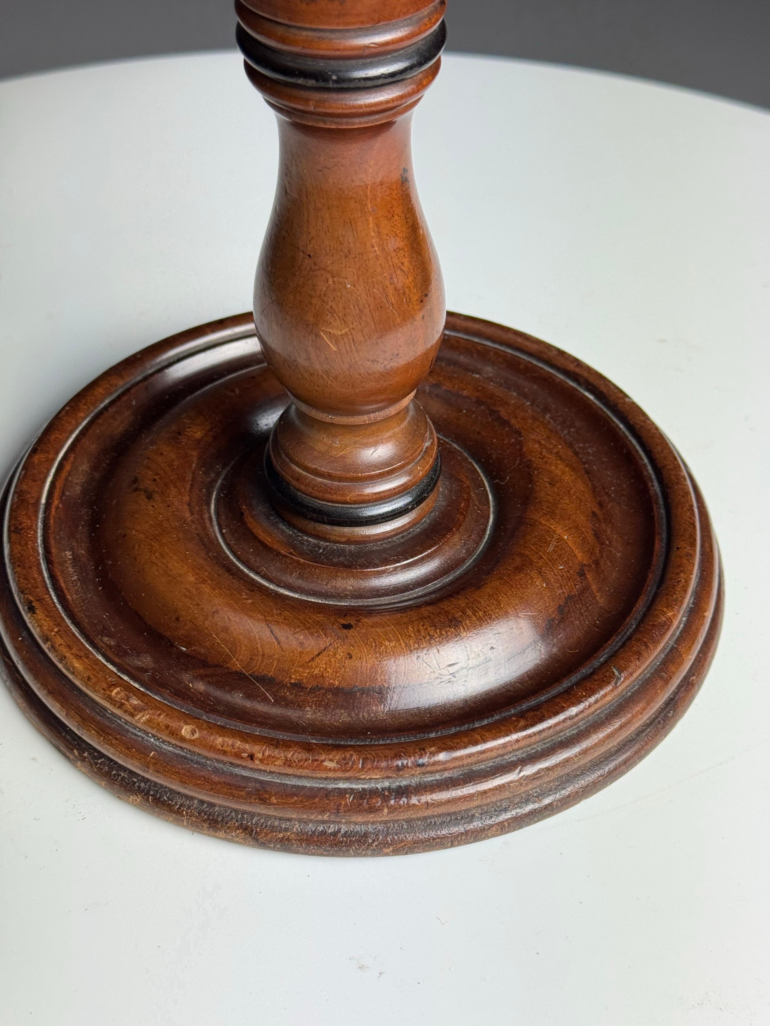 Mahogany bookstand 19th century For Sale 5